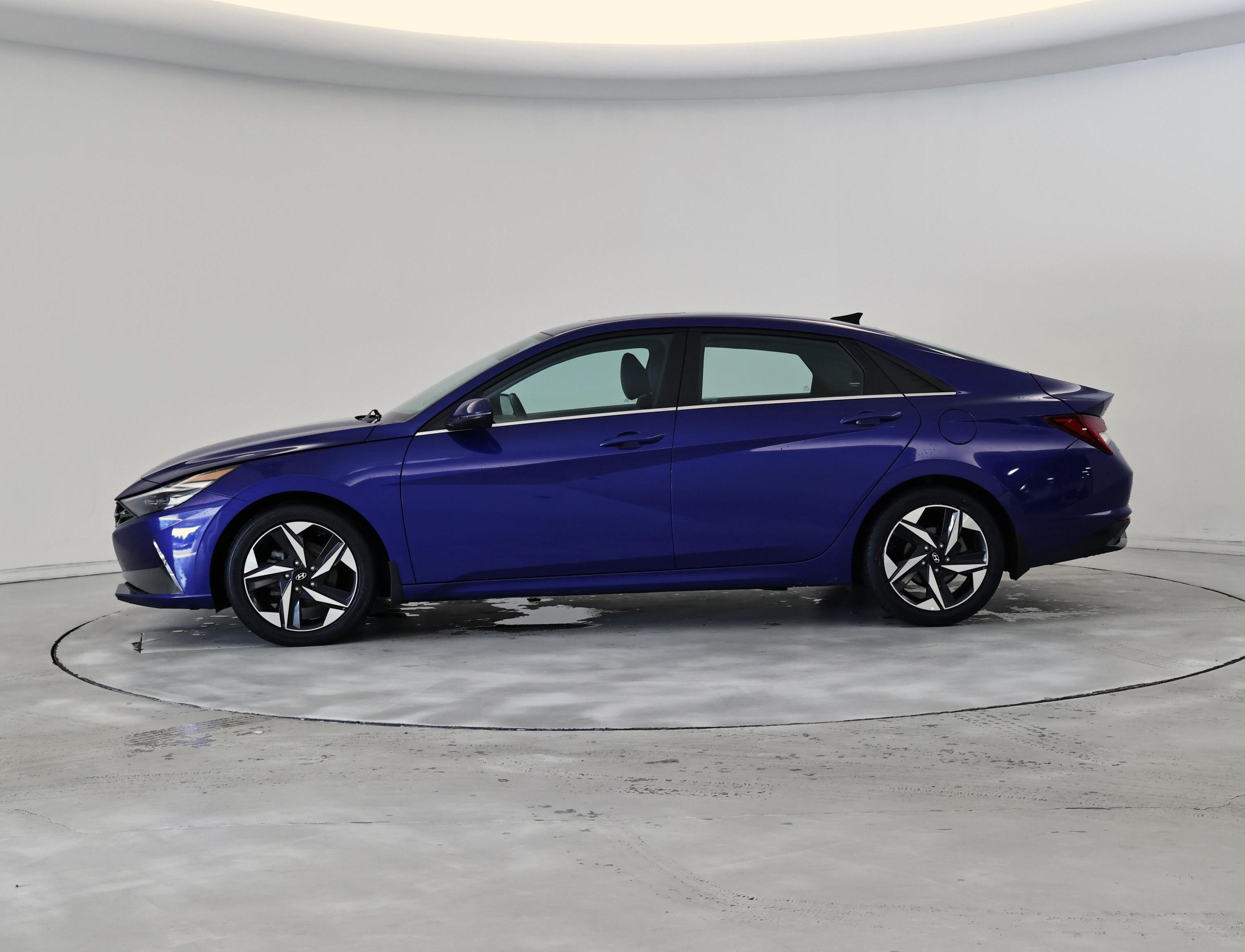 Thumbnail: 2023 Hyundai Elantra - 3