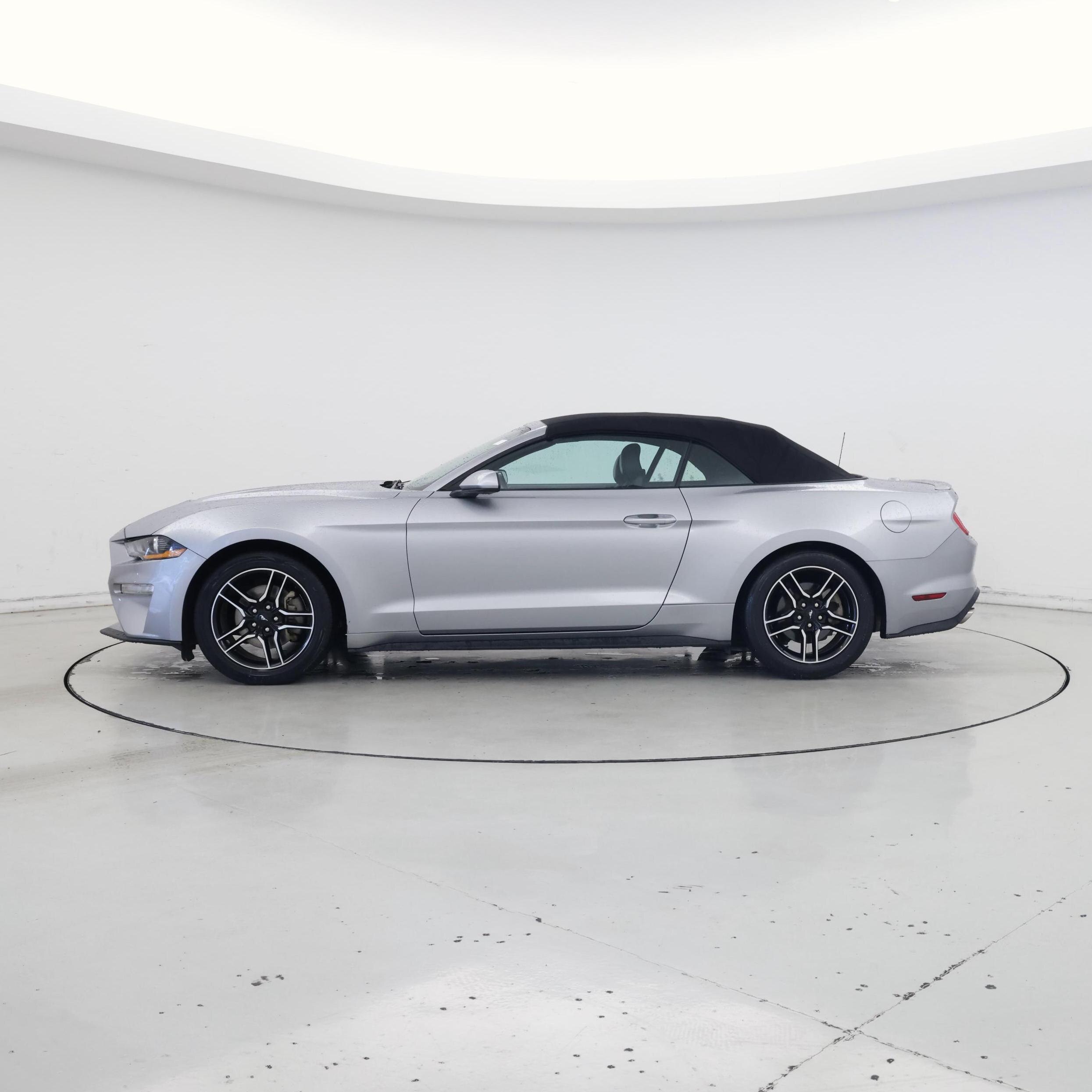 Thumbnail: 2022 Ford Mustang - 3