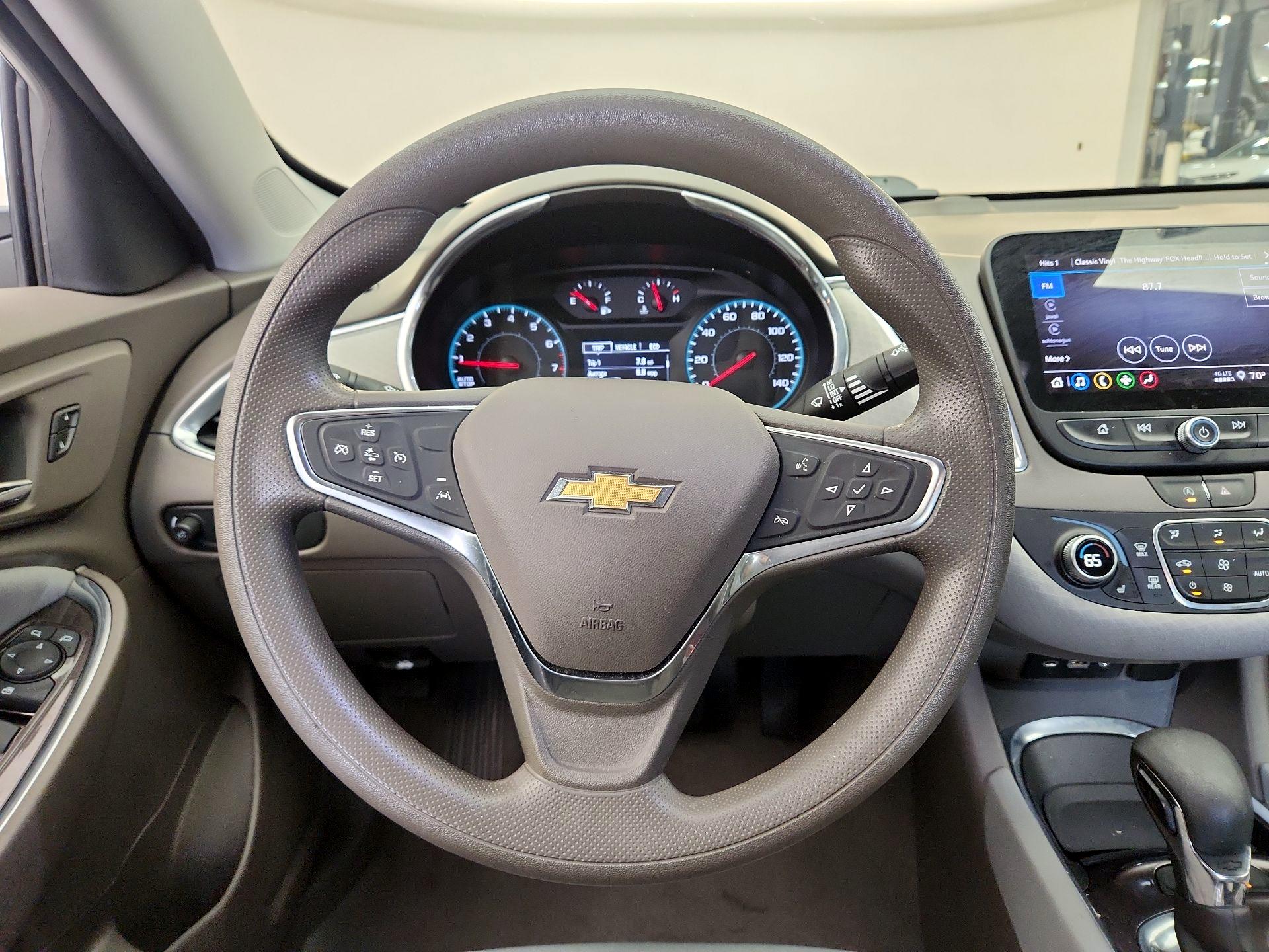 Thumbnail: 2021 Chevrolet Malibu - 10