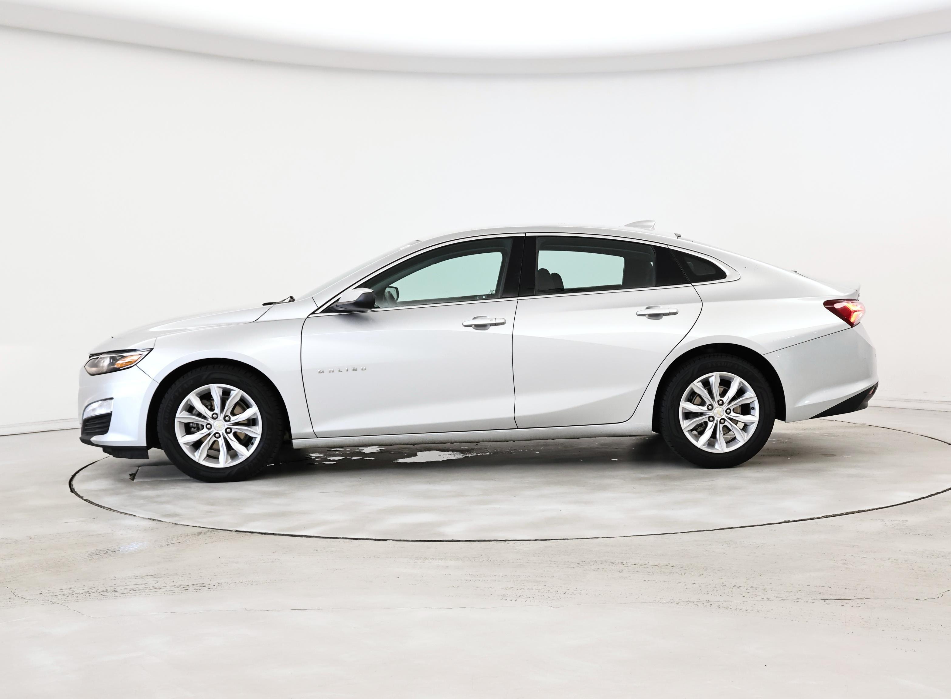 Thumbnail: 2021 Chevrolet Malibu - 3
