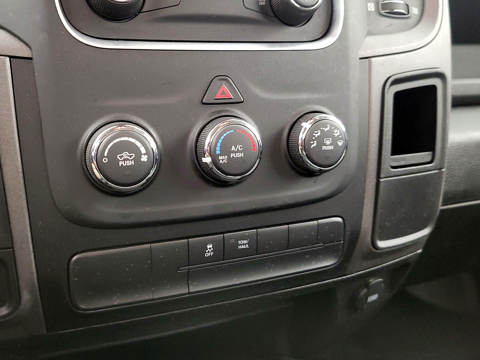 Thumbnail: 2022 RAM 1500 Classic - 16