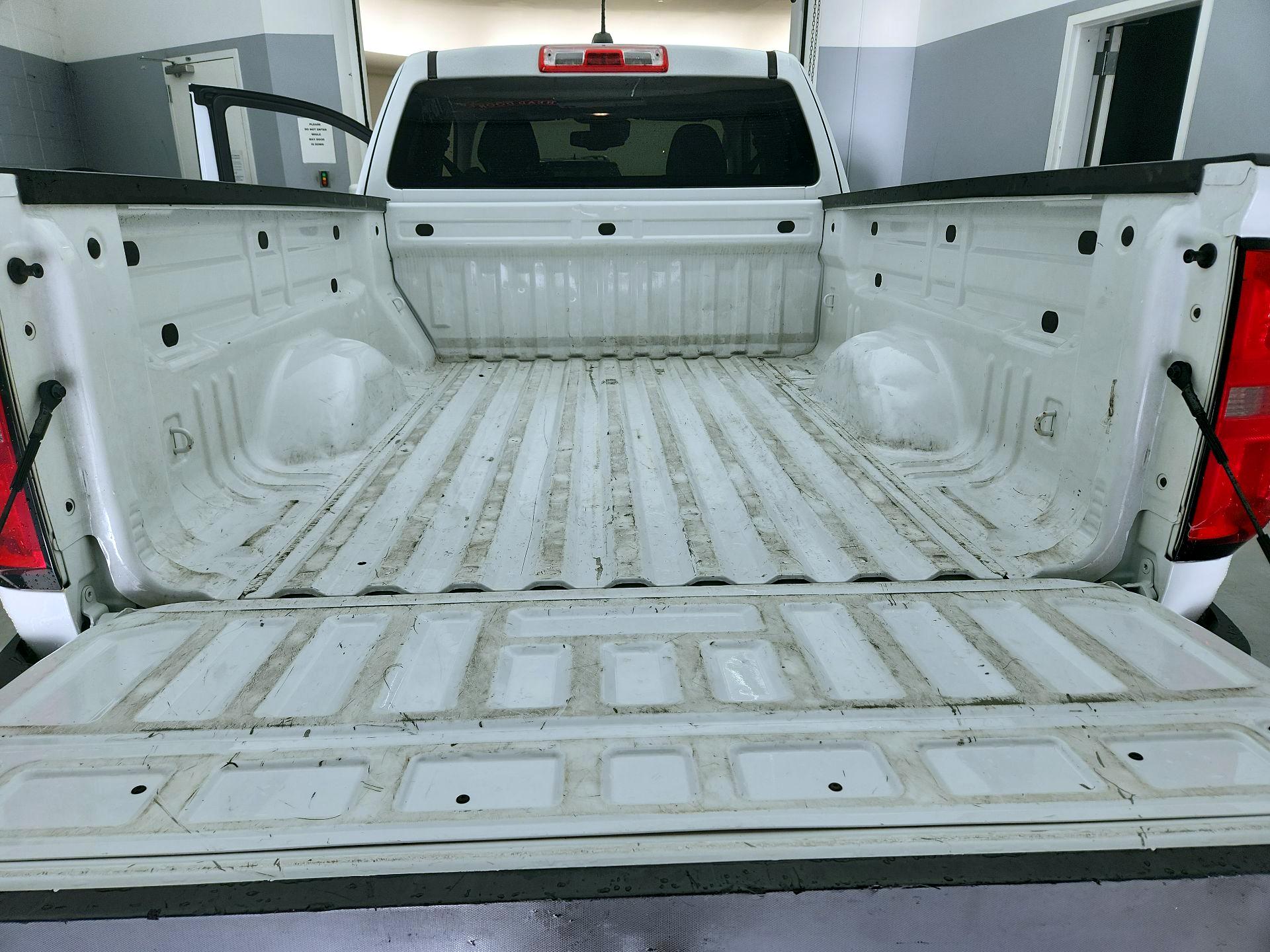Thumbnail: 2022 Chevrolet Colorado - 19