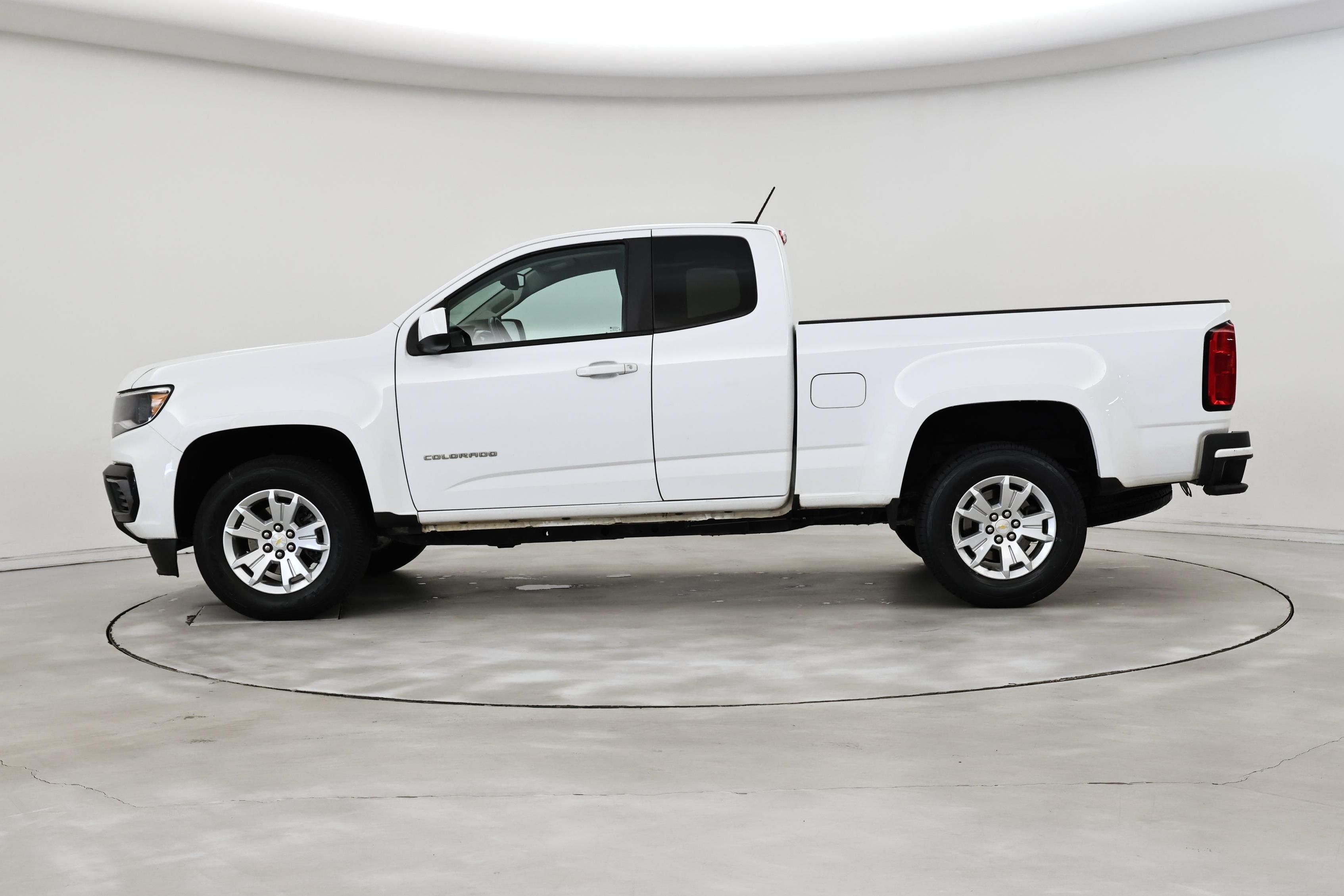 Thumbnail: 2022 Chevrolet Colorado - 3