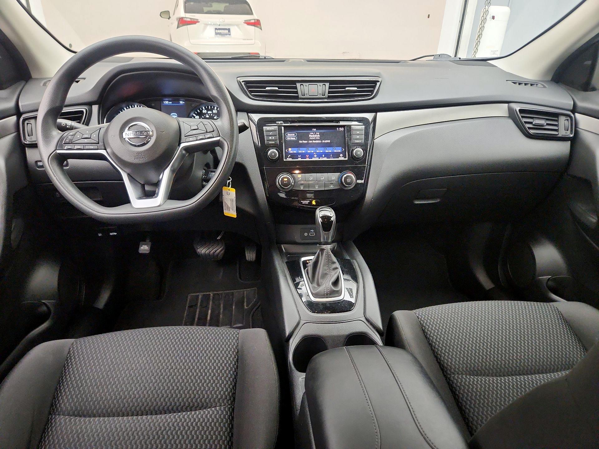 Thumbnail: 2019 Nissan Rogue Sport - 9