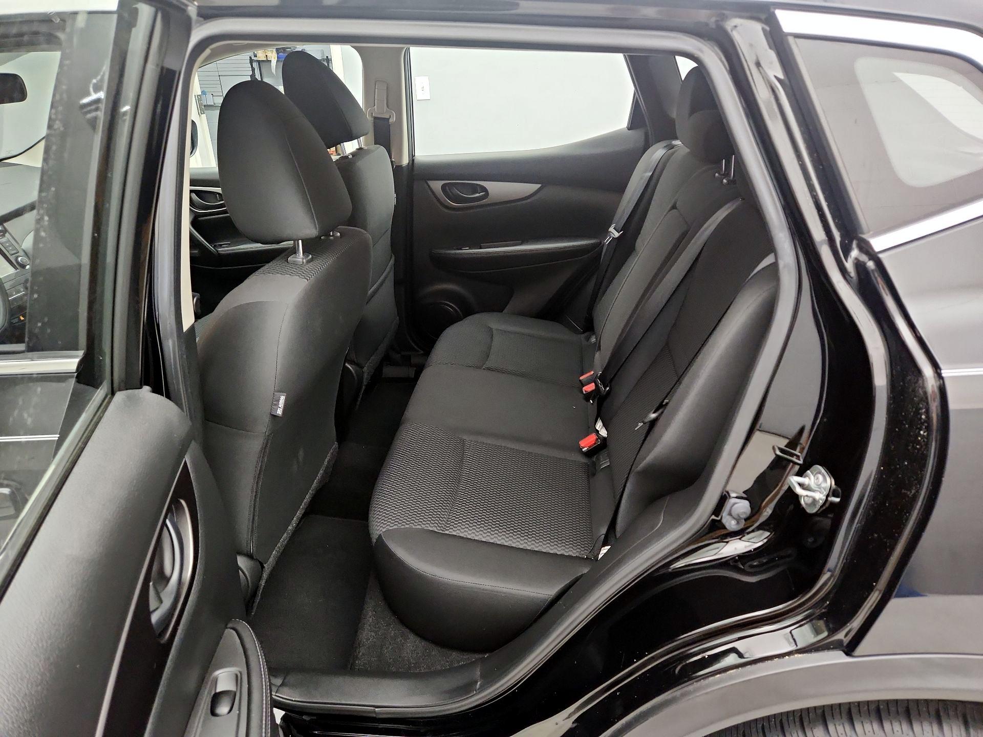 Thumbnail: 2019 Nissan Rogue Sport - 19