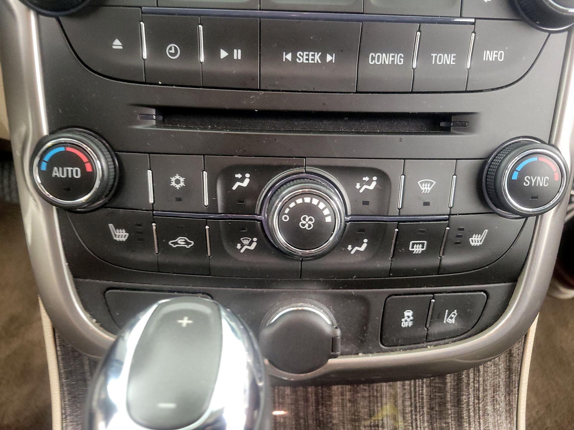 Thumbnail: 2014 Chevrolet Malibu - 16