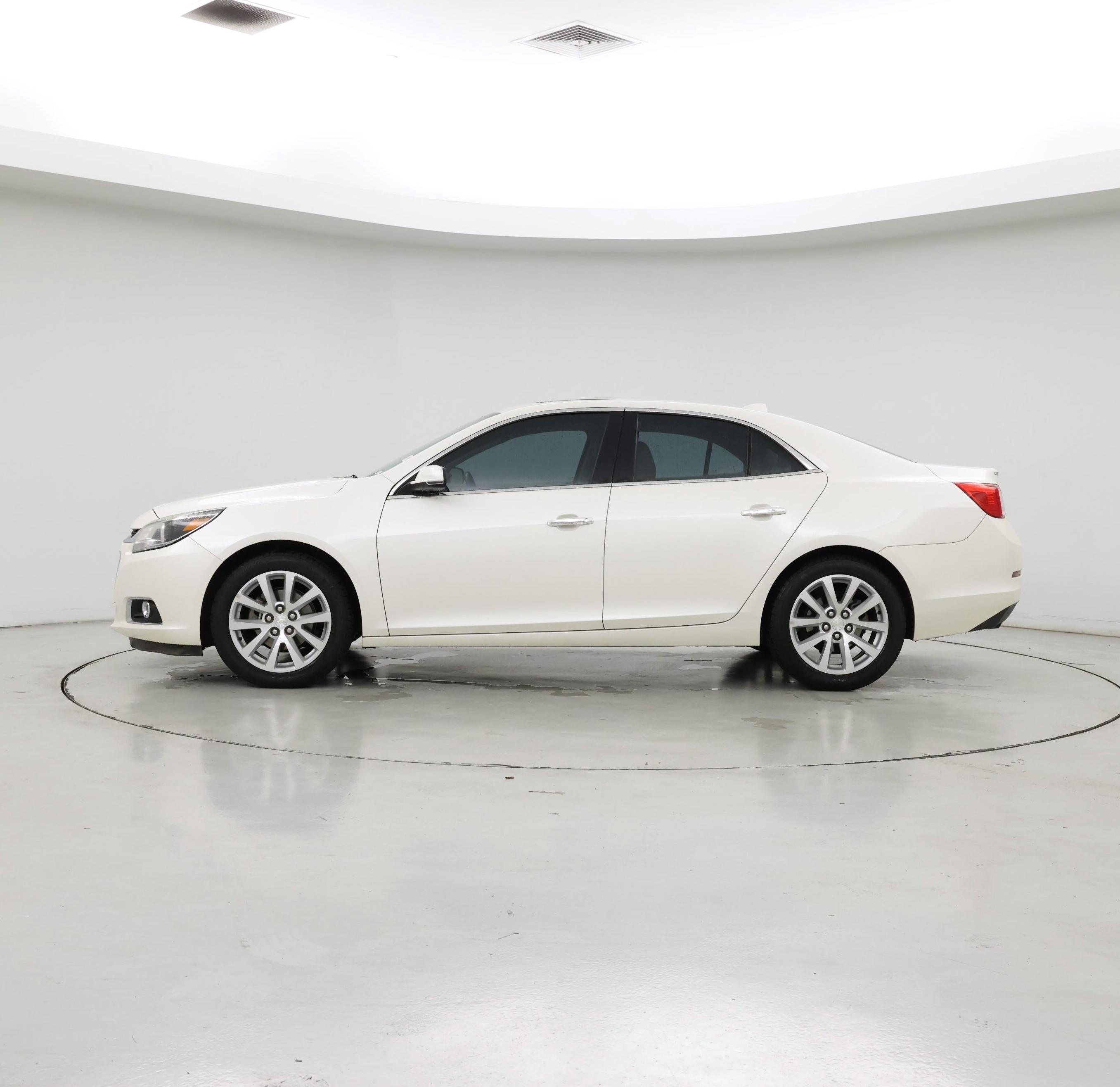 Thumbnail: 2014 Chevrolet Malibu - 3