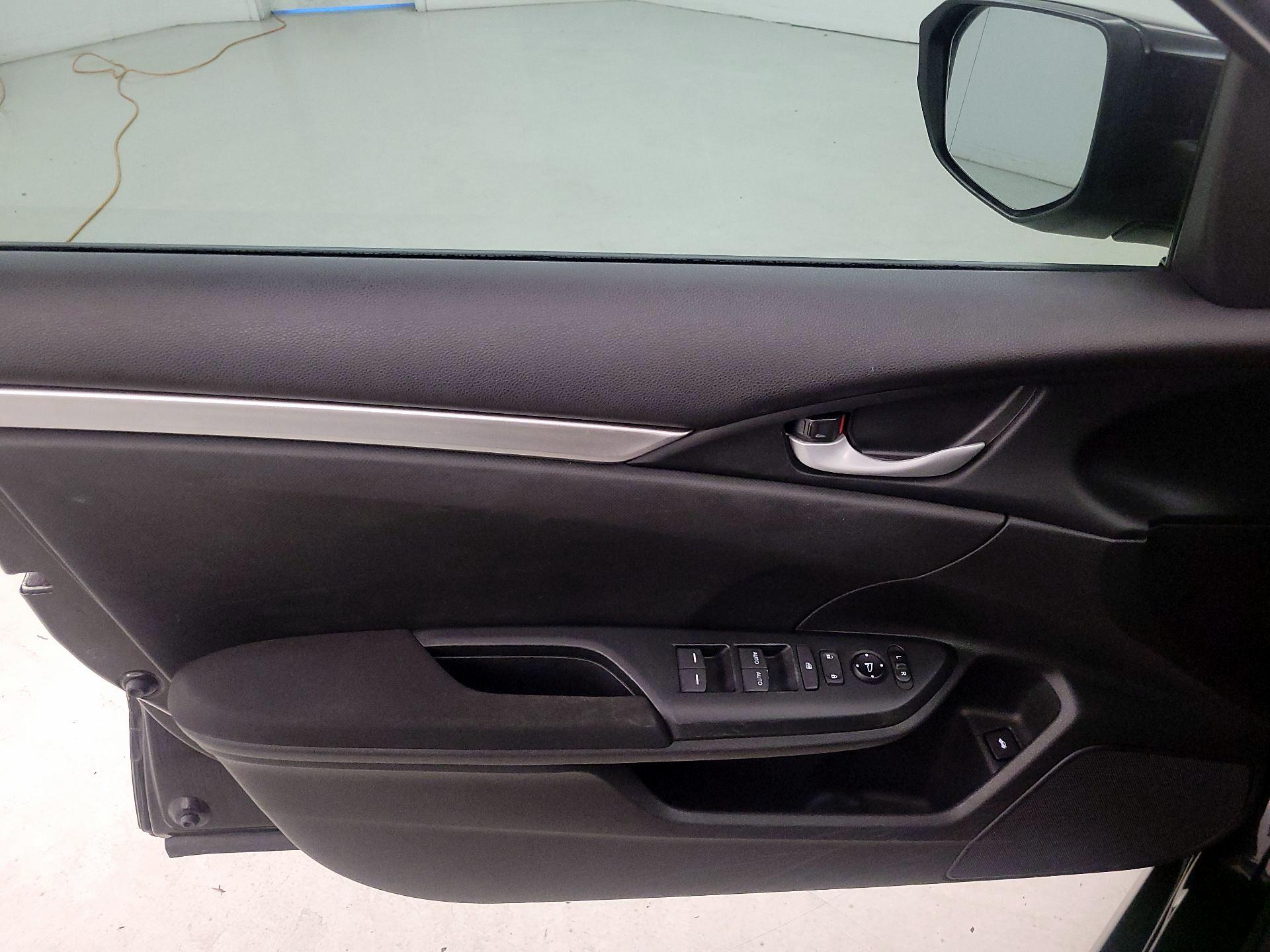 Thumbnail: 2016 Honda Civic - 12