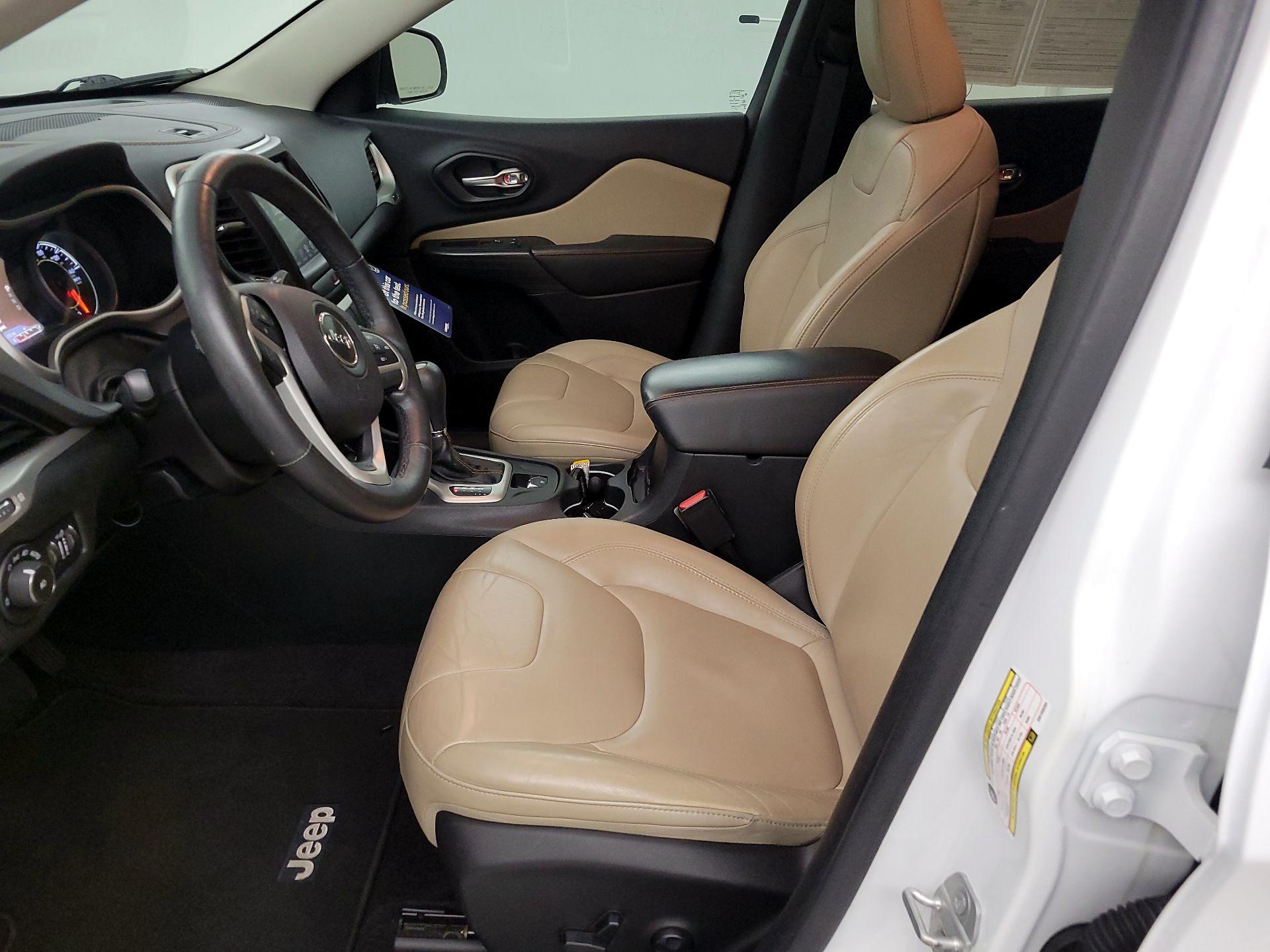 Thumbnail: 2016 Jeep Cherokee - 11