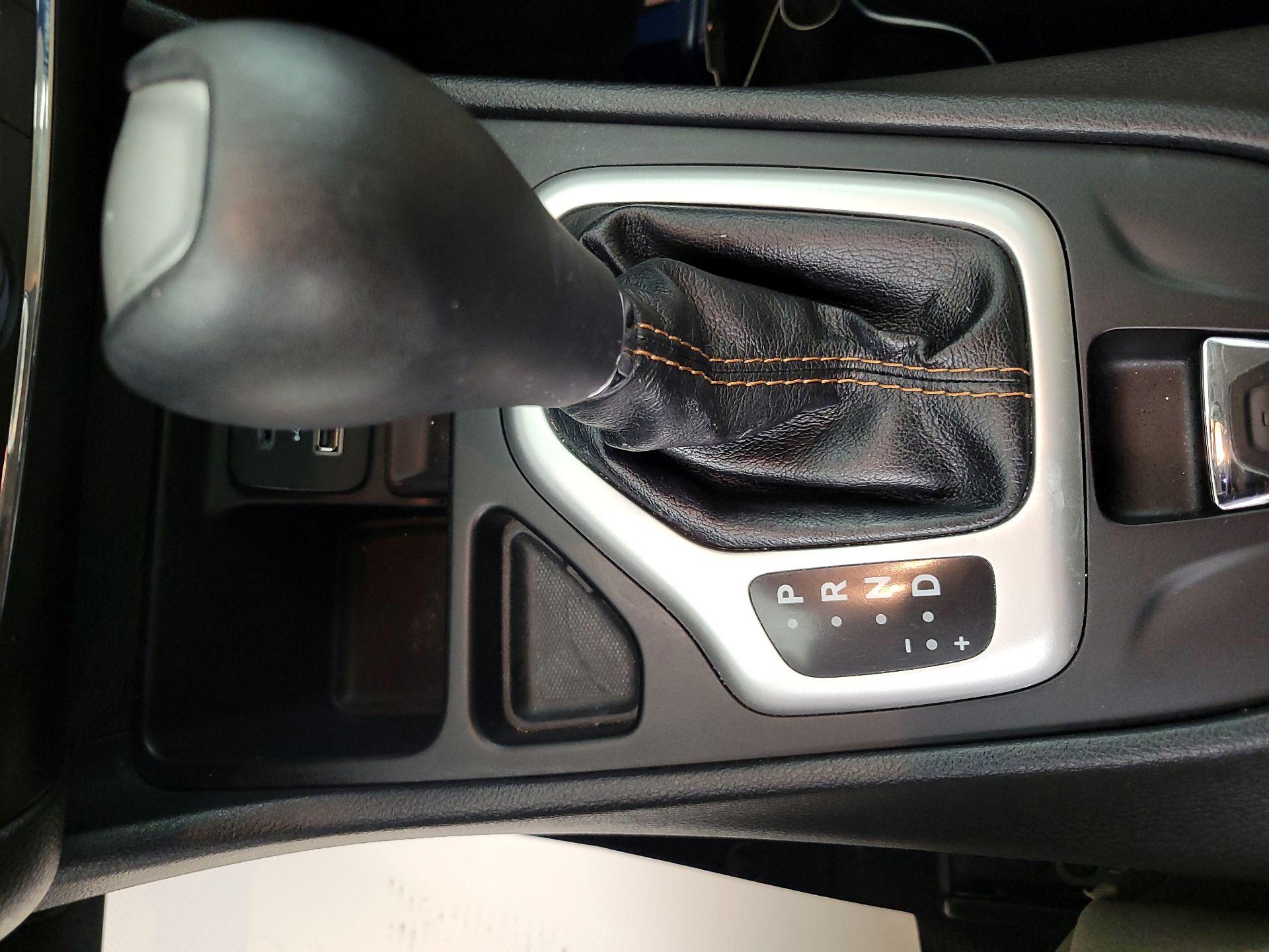 Thumbnail: 2016 Jeep Cherokee - 18