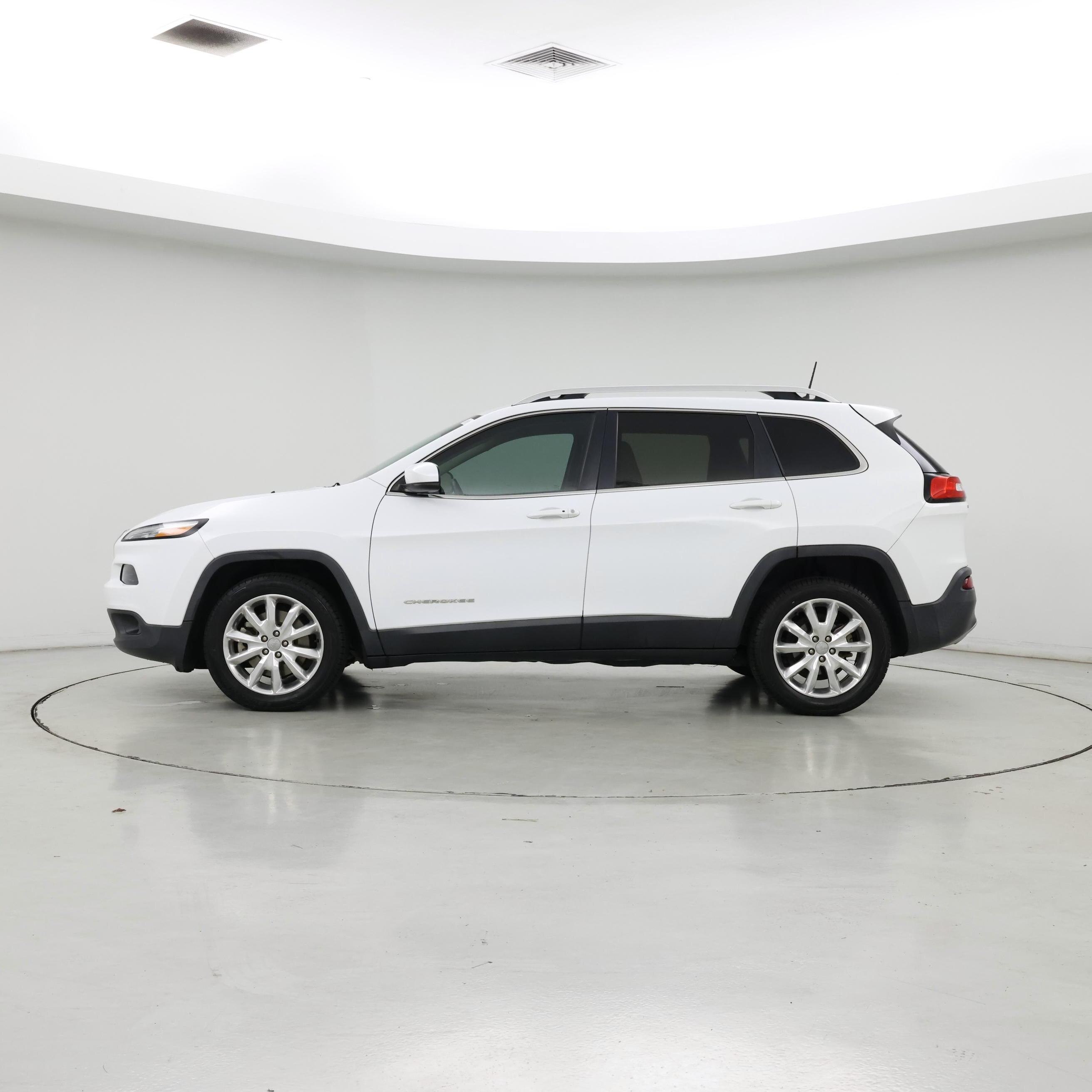 Thumbnail: 2016 Jeep Cherokee - 3