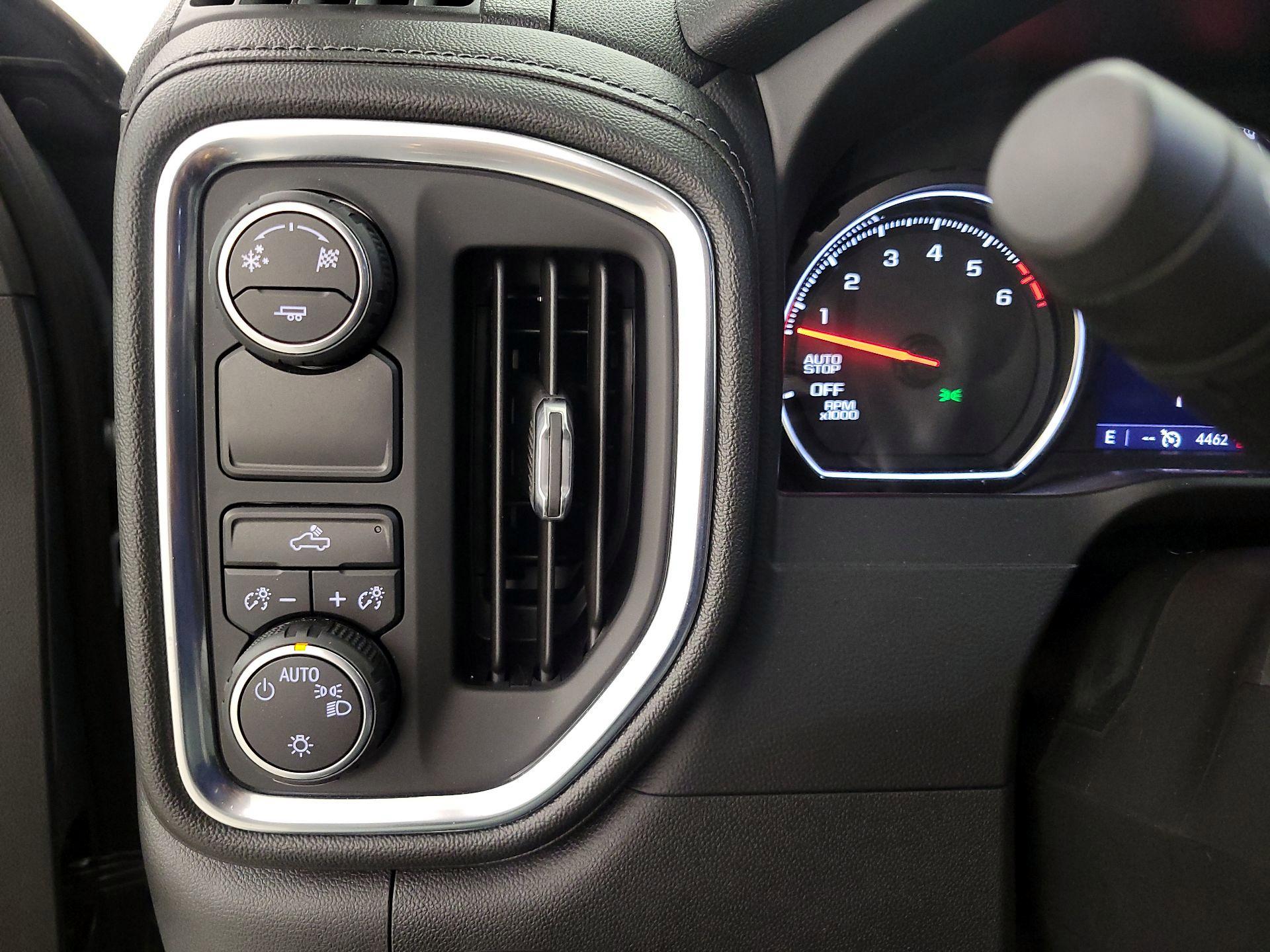 Thumbnail: 2019 Chevrolet Silverado 1500 - 13