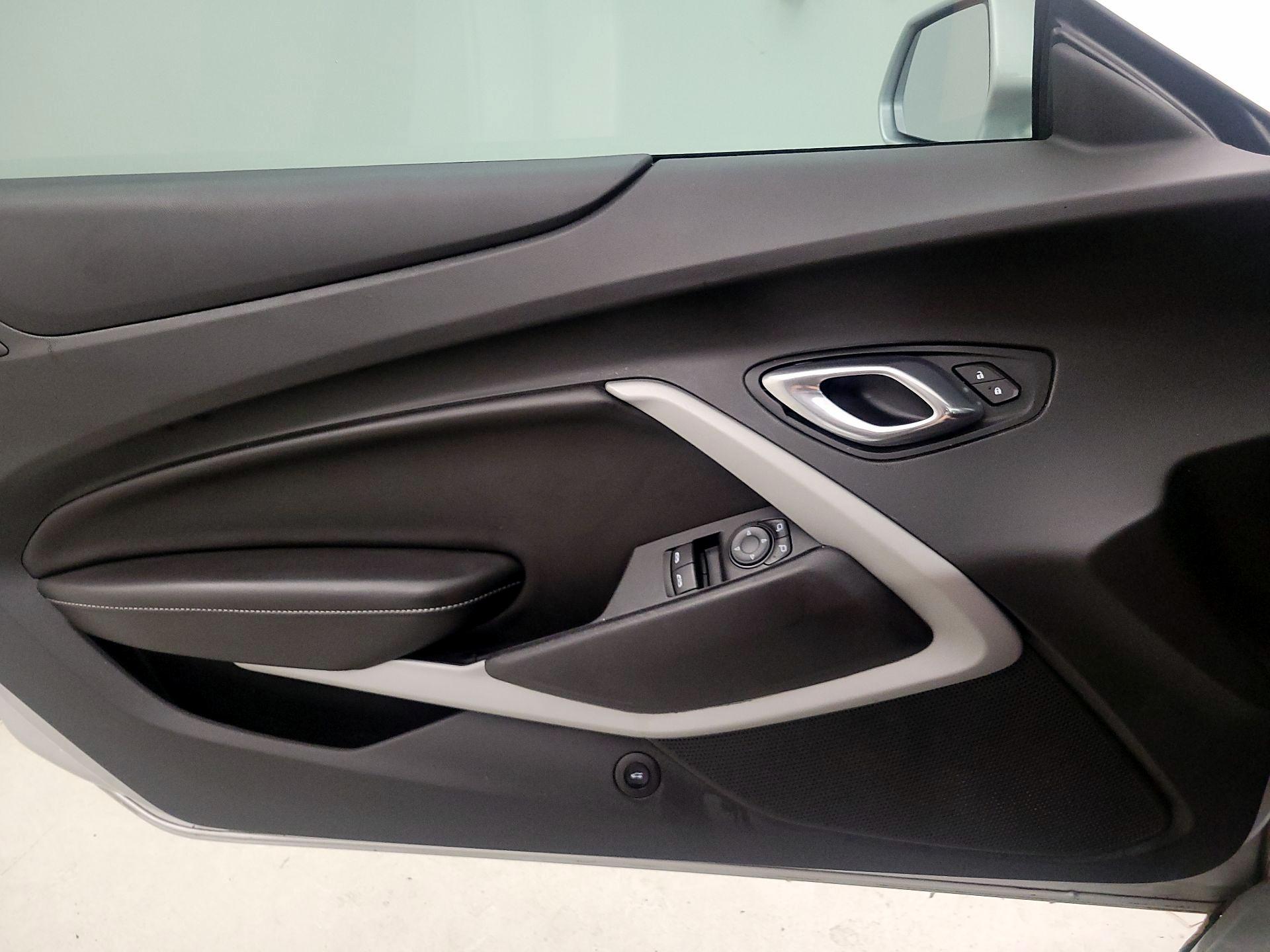 Thumbnail: 2019 Chevrolet Camaro - 12