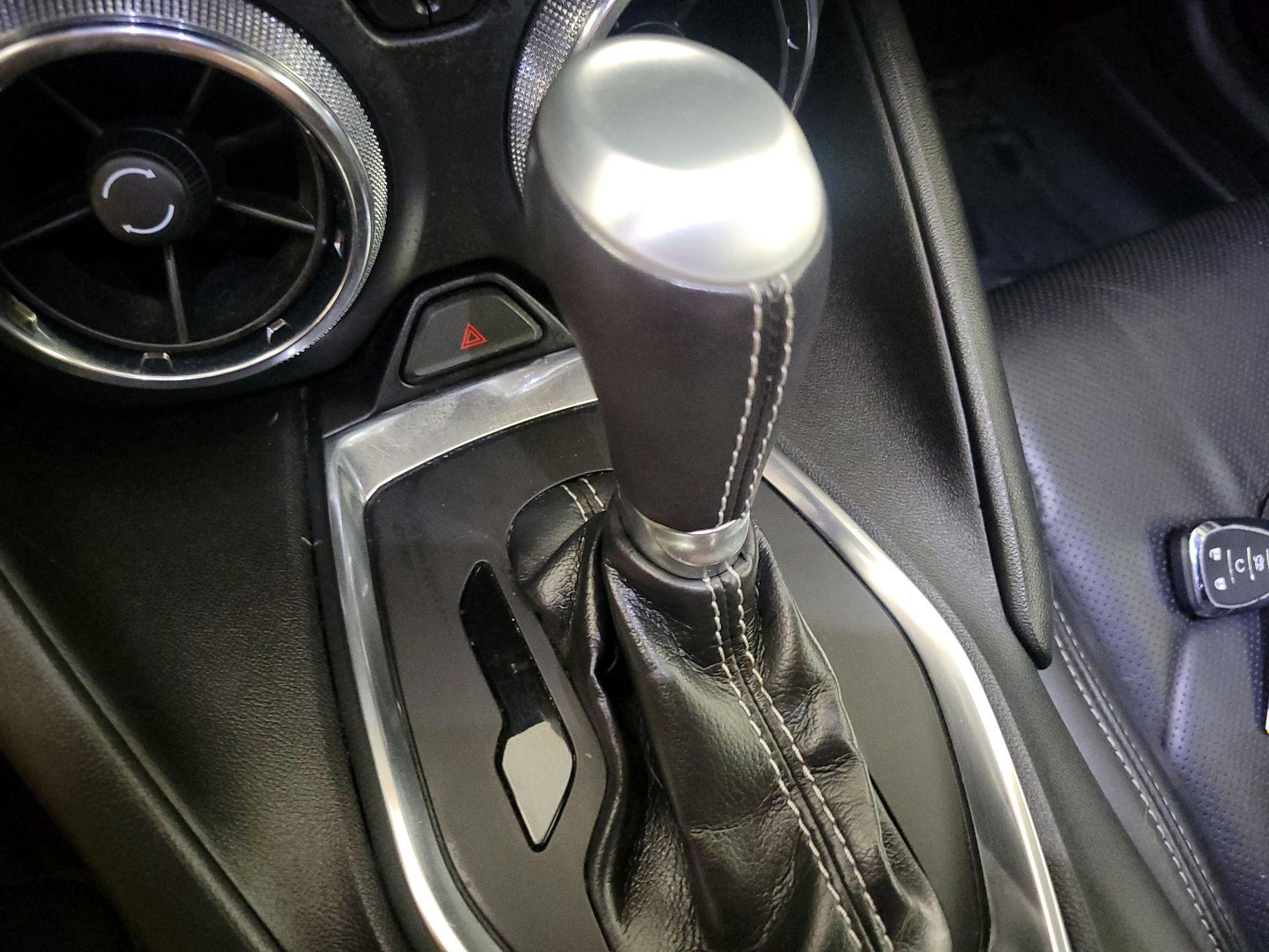 Thumbnail: 2019 Chevrolet Camaro - 16
