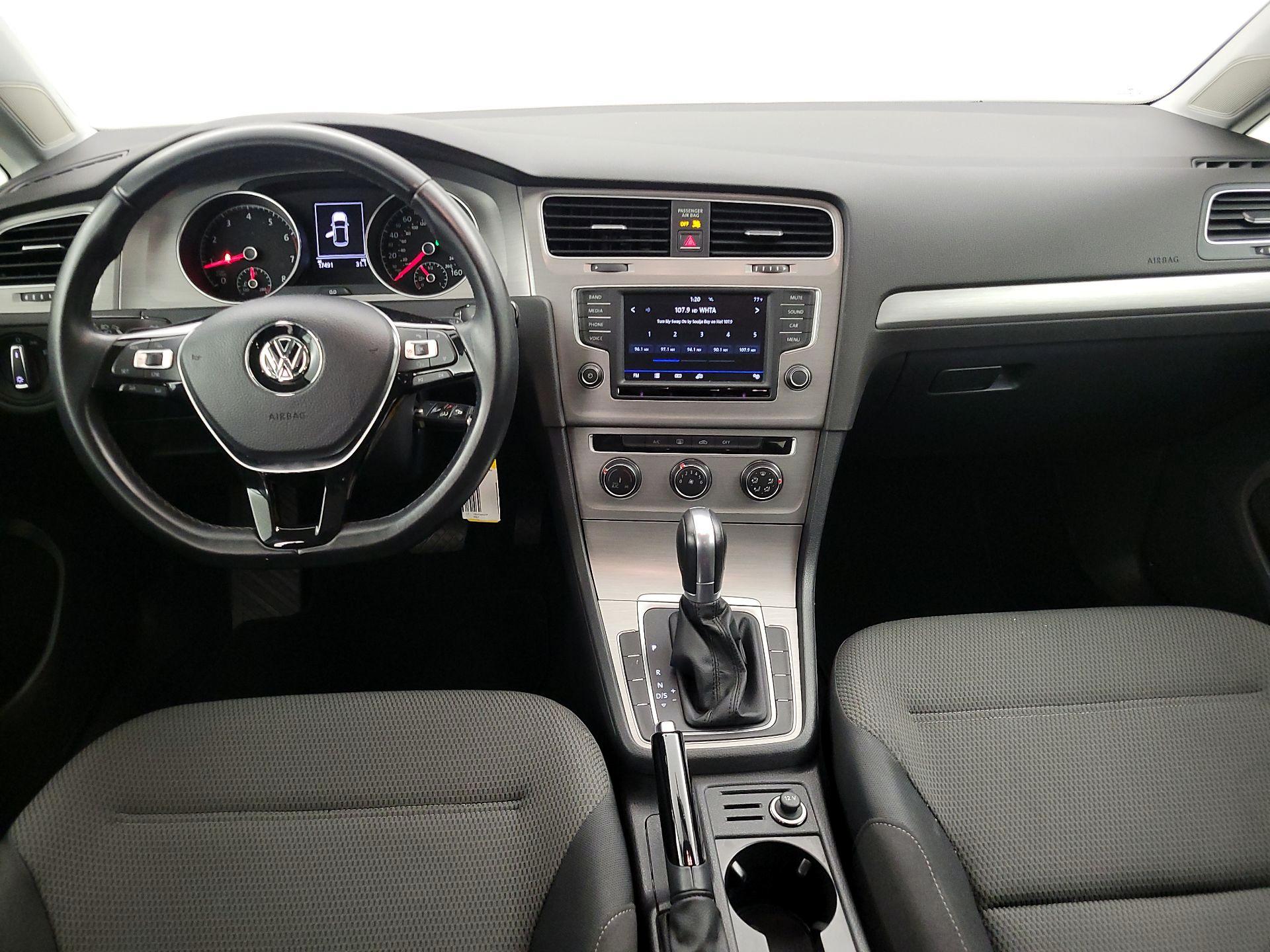 Thumbnail: 2017 Volkswagen Golf - 9