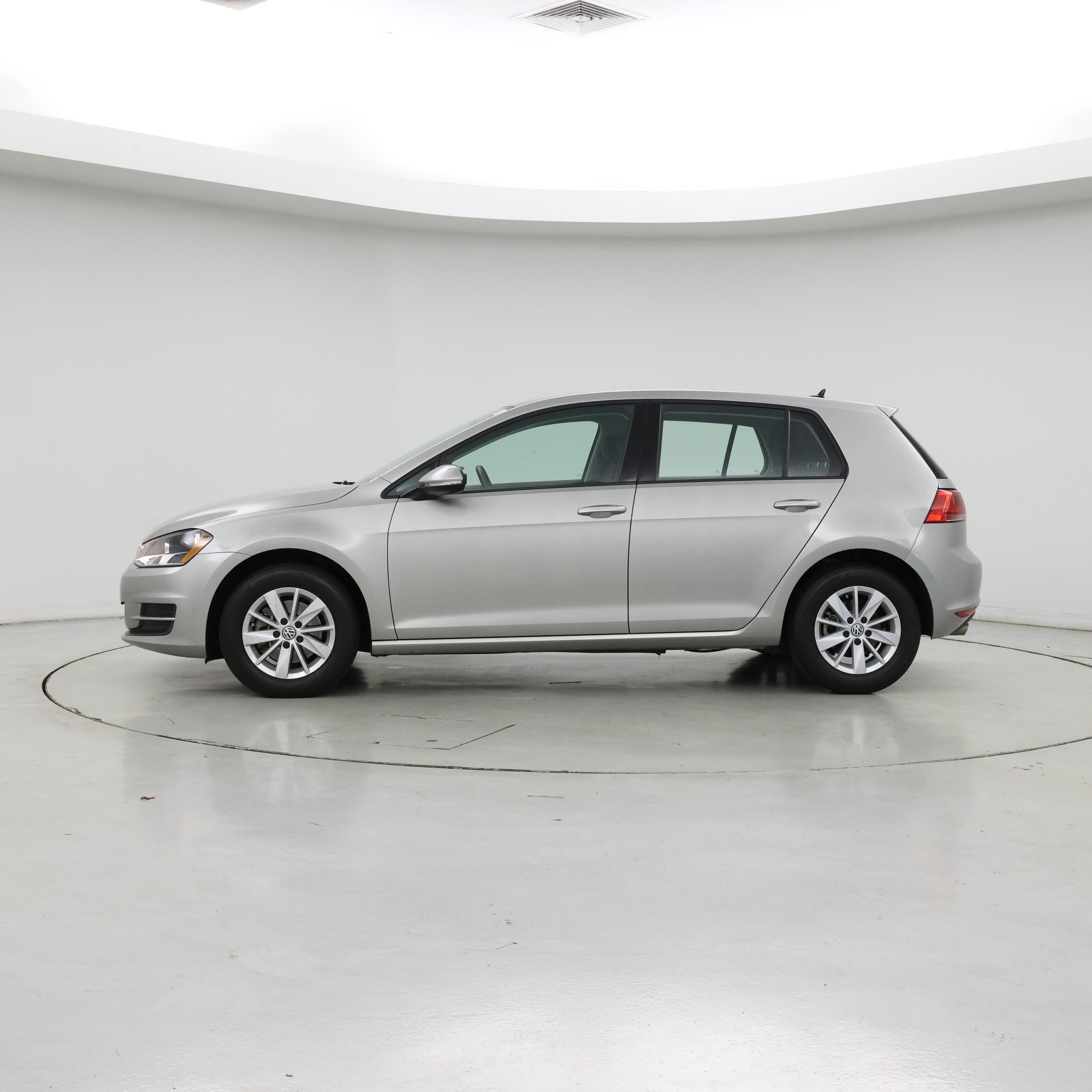 Thumbnail: 2017 Volkswagen Golf - 3