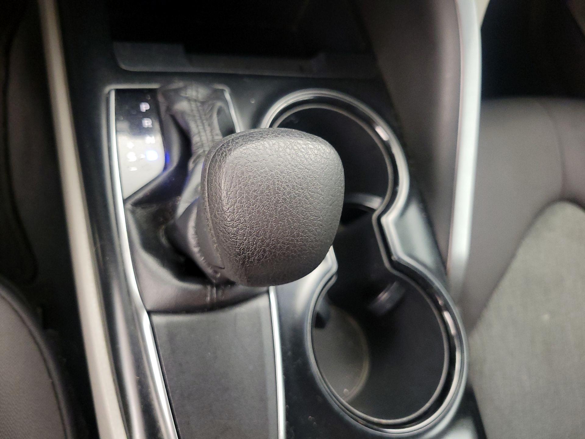 Thumbnail: 2018 Toyota Camry - 17