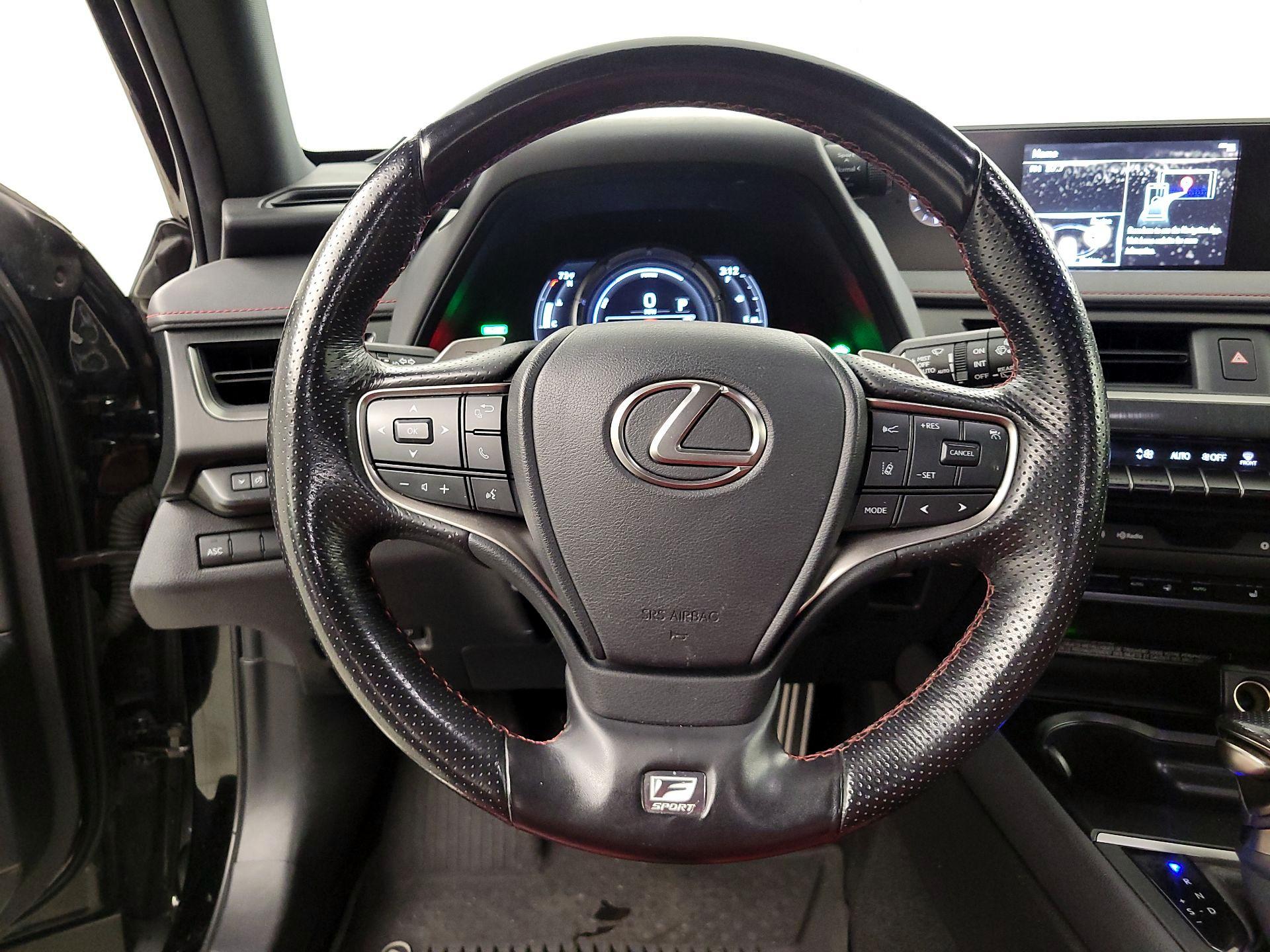 Thumbnail: 2021 Lexus UX - 10