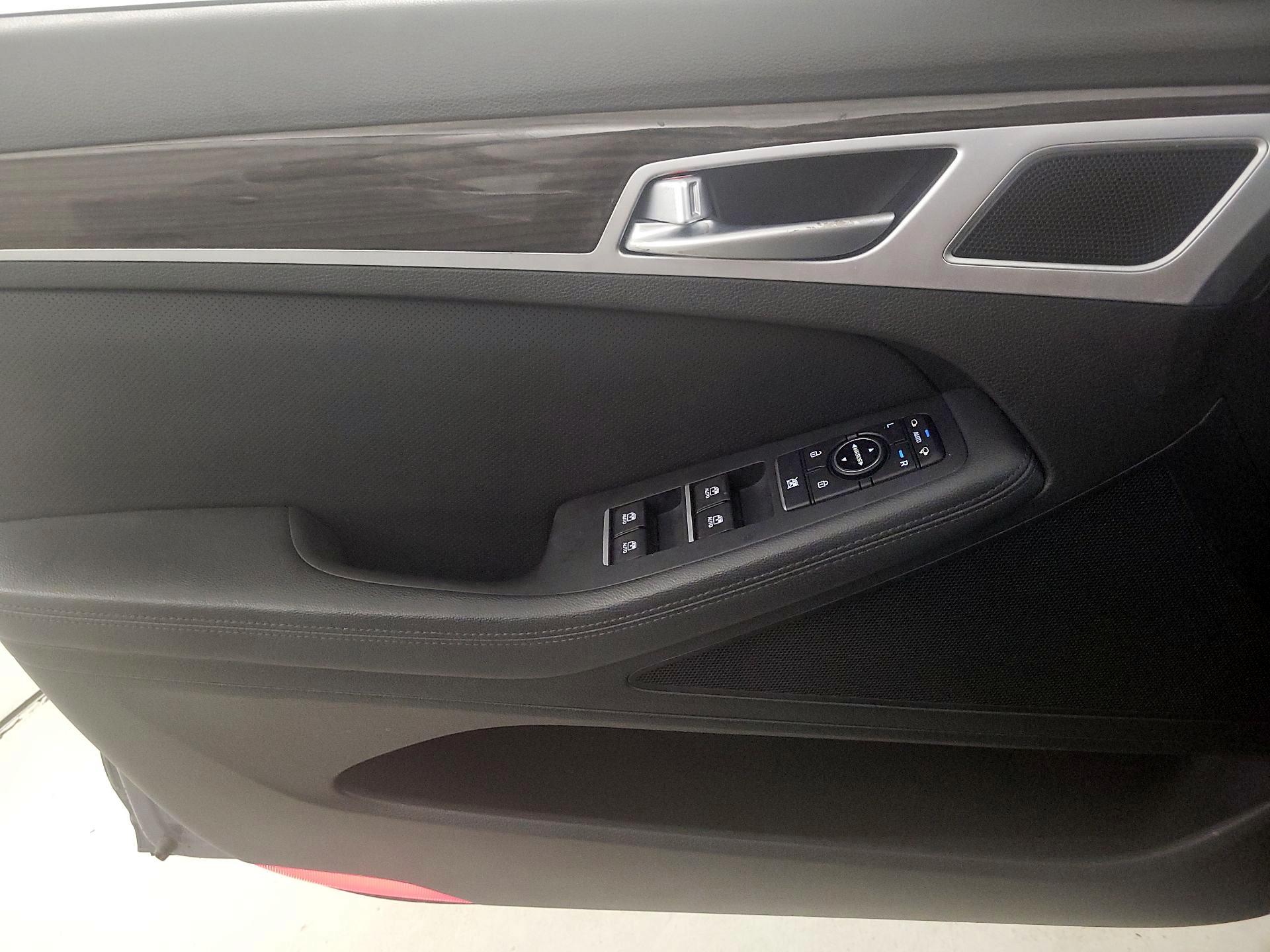 Thumbnail: 2016 Hyundai Genesis - 10