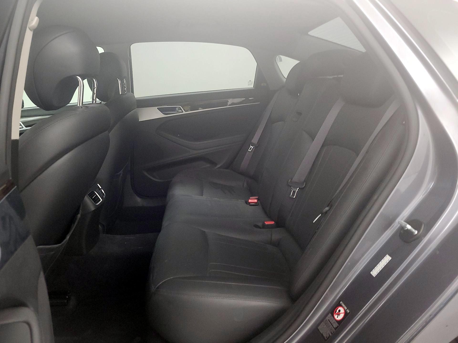 Thumbnail: 2016 Hyundai Genesis - 17