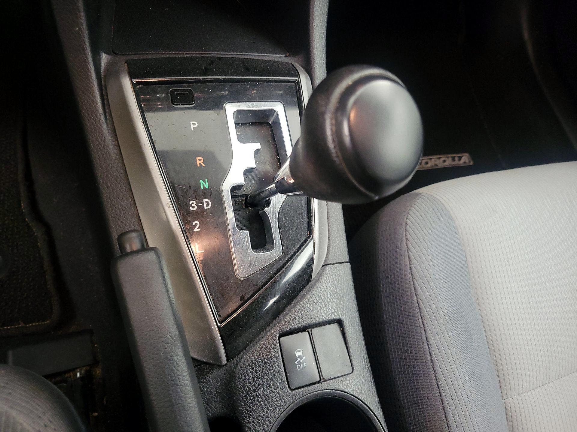 Thumbnail: 2016 Toyota Corolla - 16