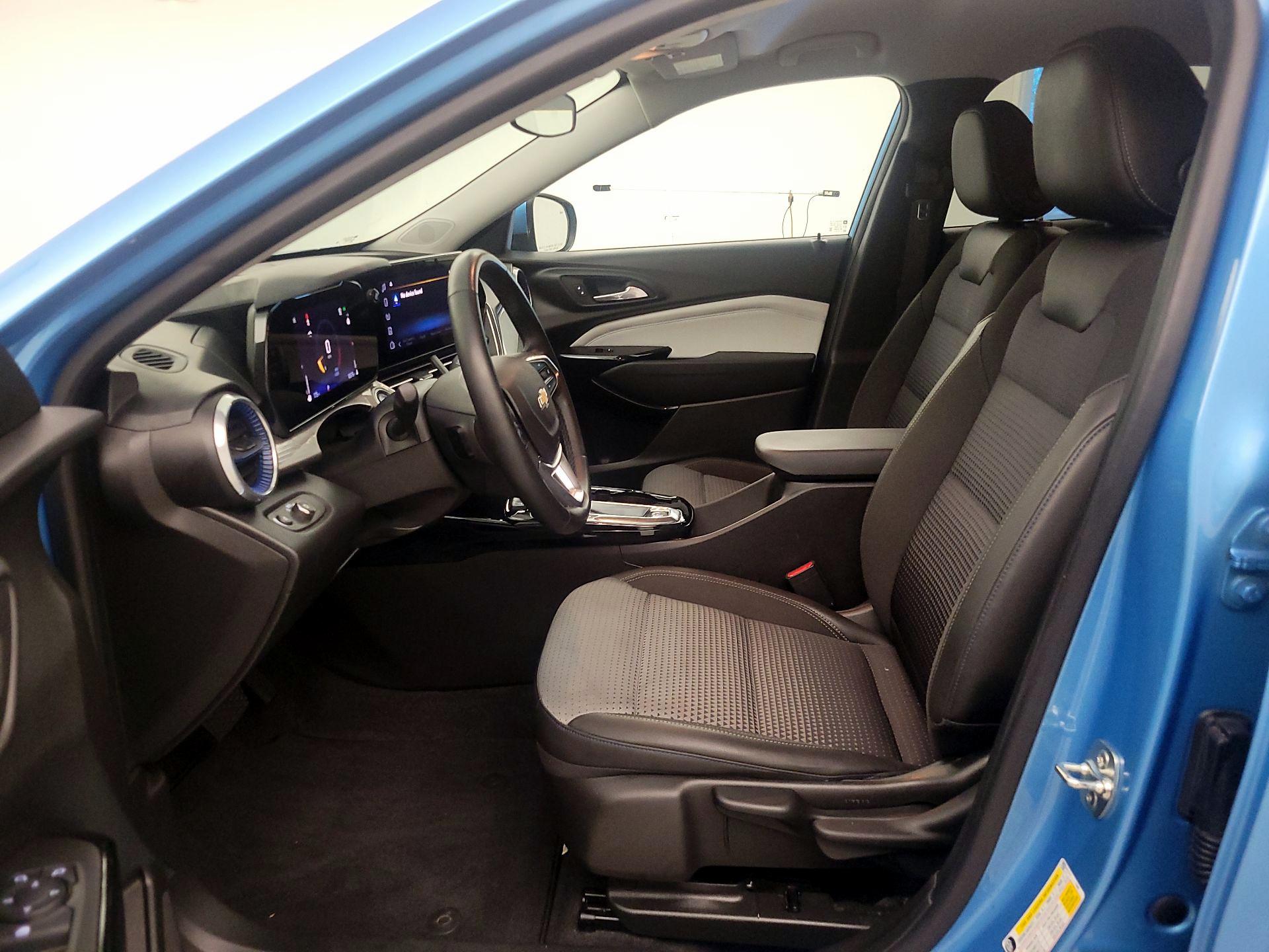 Thumbnail: 2025 Chevrolet Trax - 11