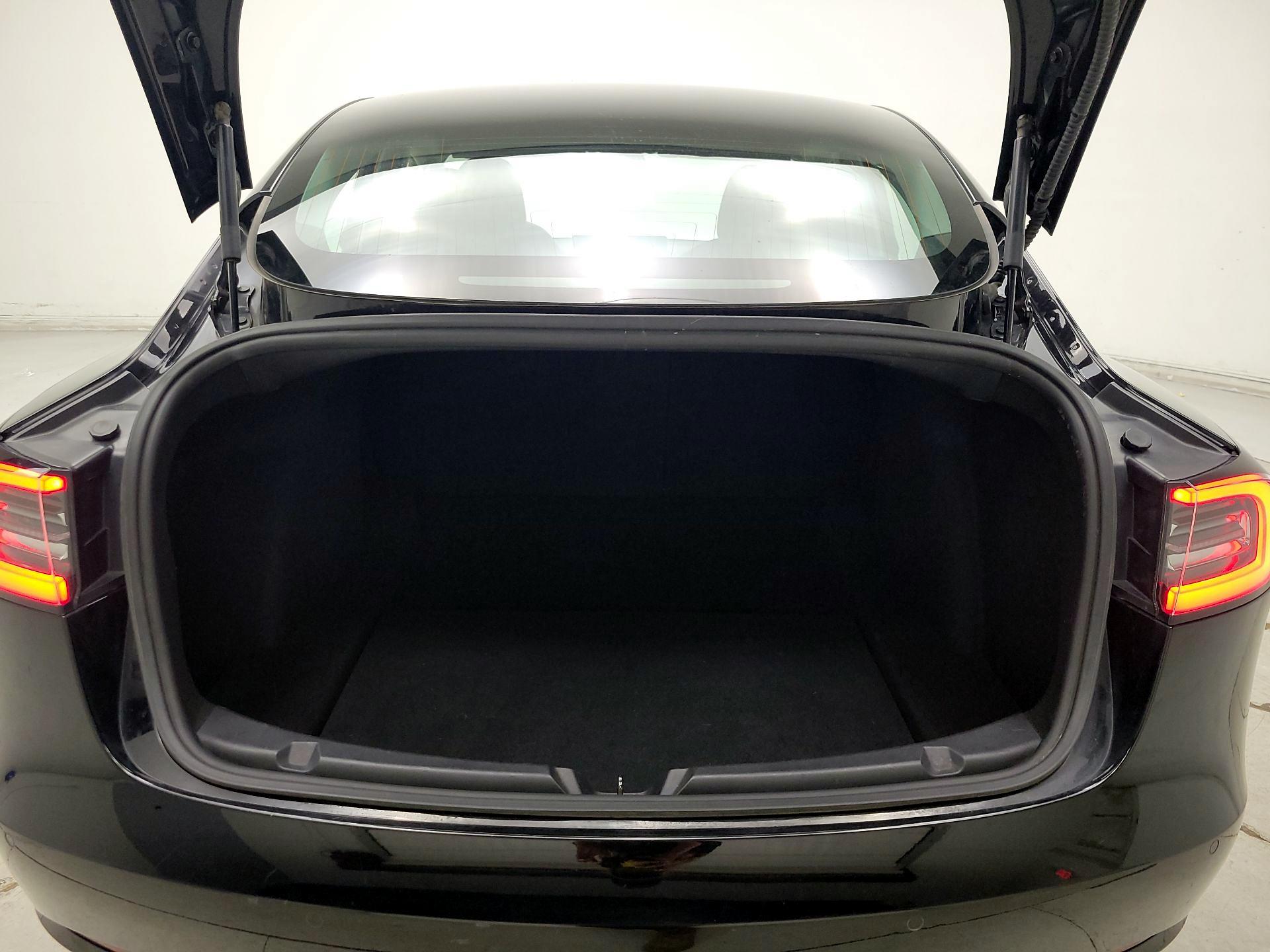 Thumbnail: 2018 Tesla Model 3 - 20