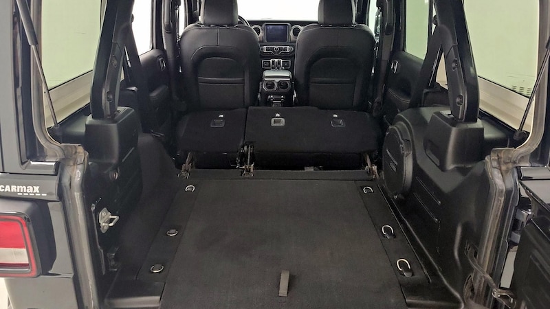 2021 Jeep Wrangler Unlimited Sahara 22