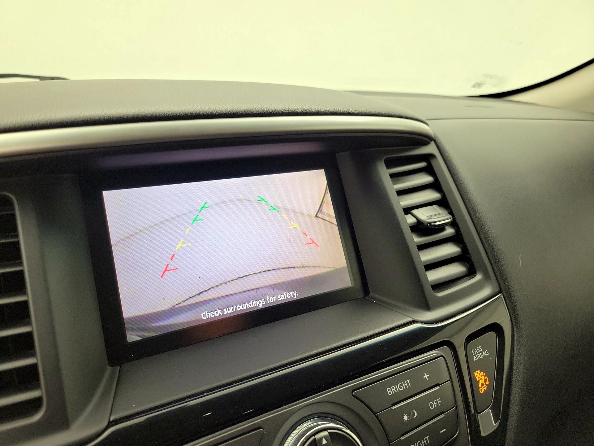 Thumbnail: 2013 Nissan Pathfinder - 14