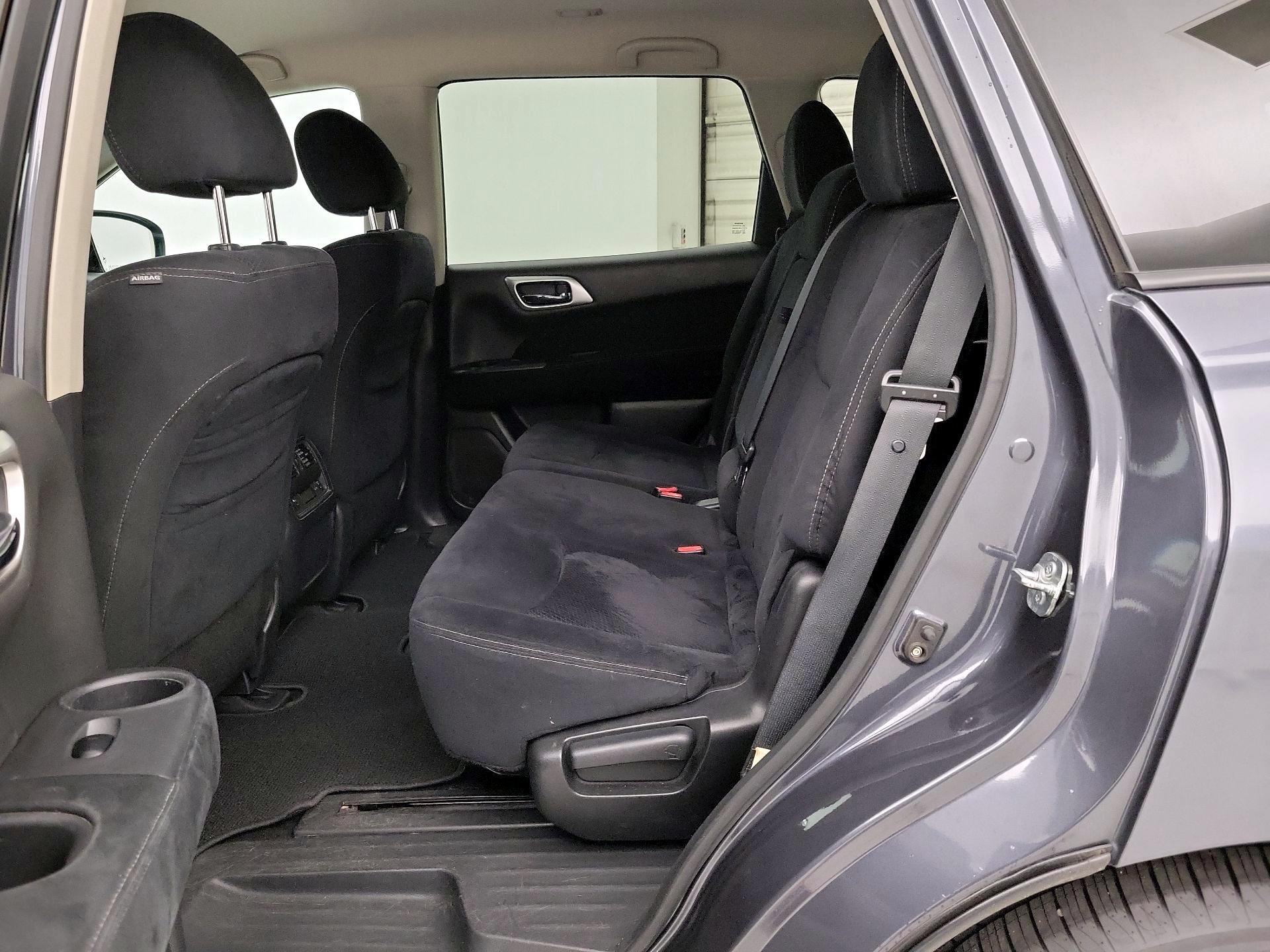 Thumbnail: 2013 Nissan Pathfinder - 18