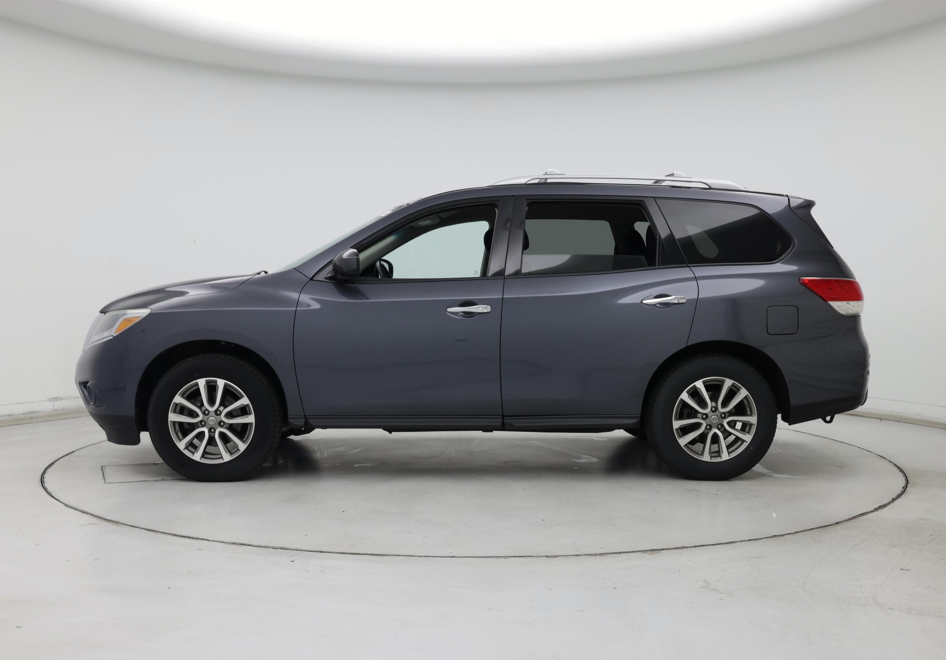 Thumbnail: 2013 Nissan Pathfinder - 3