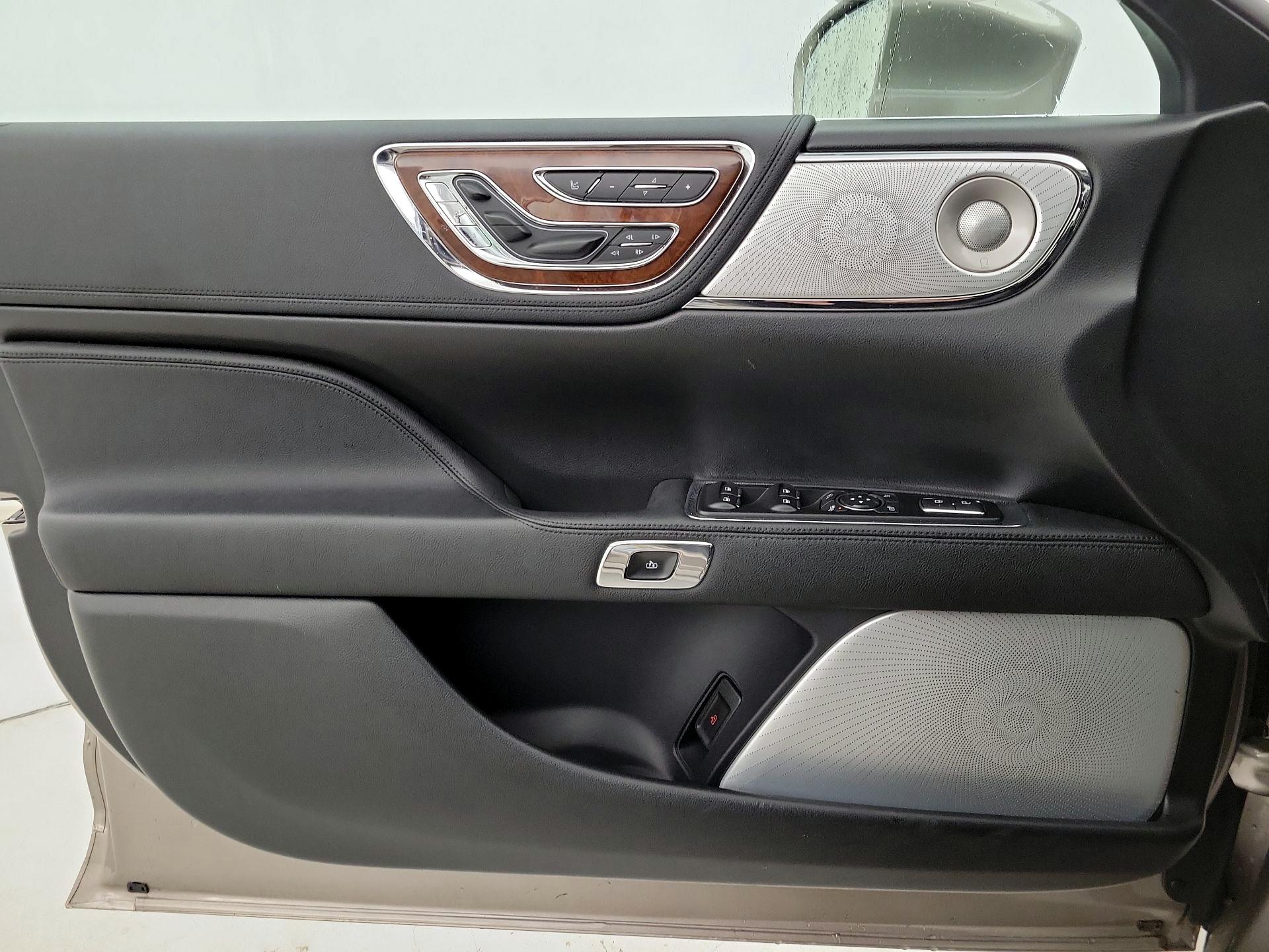 Thumbnail: 2020 Lincoln Continental - 12