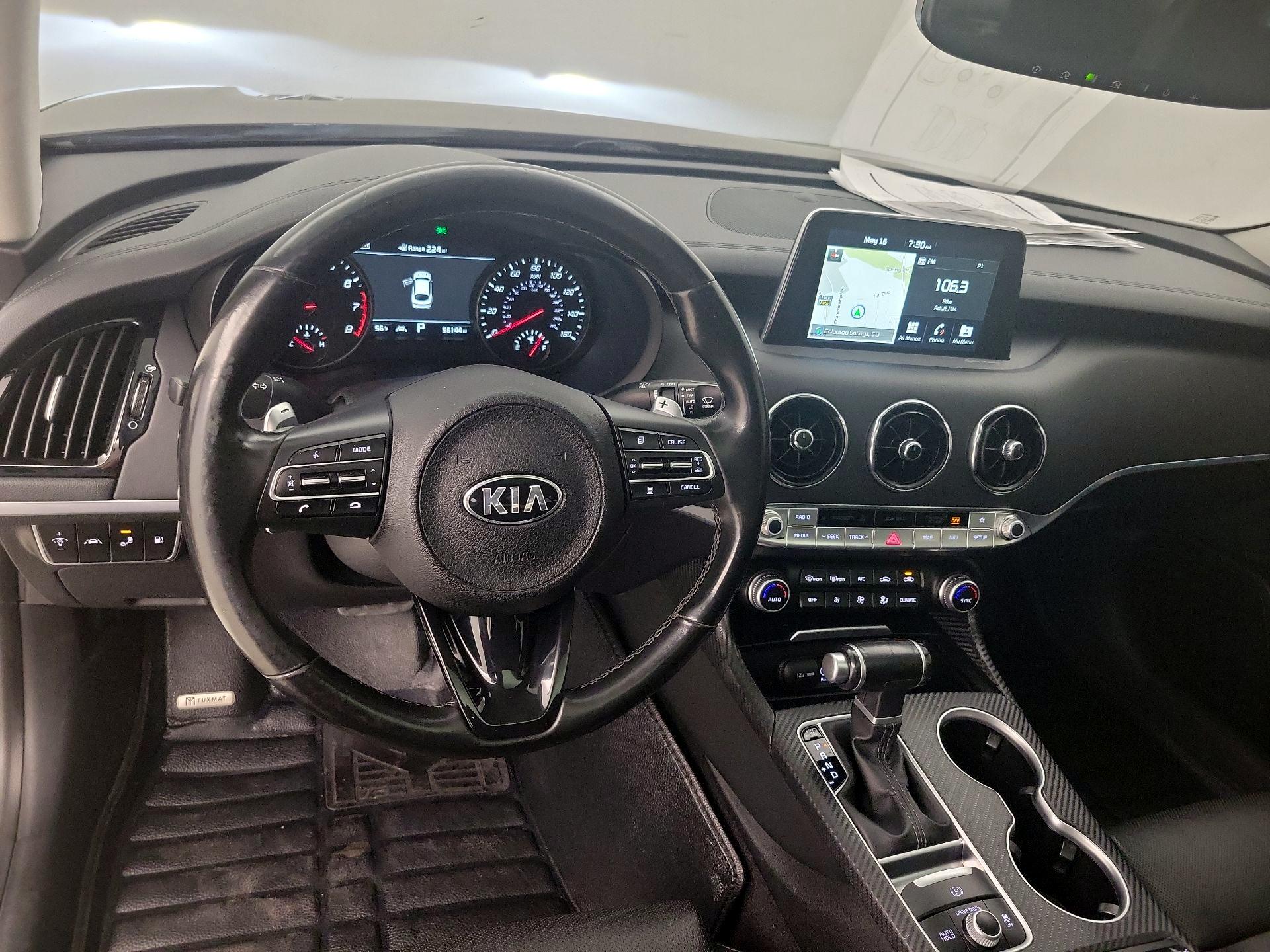 Thumbnail: 2018 Kia Stinger - 10