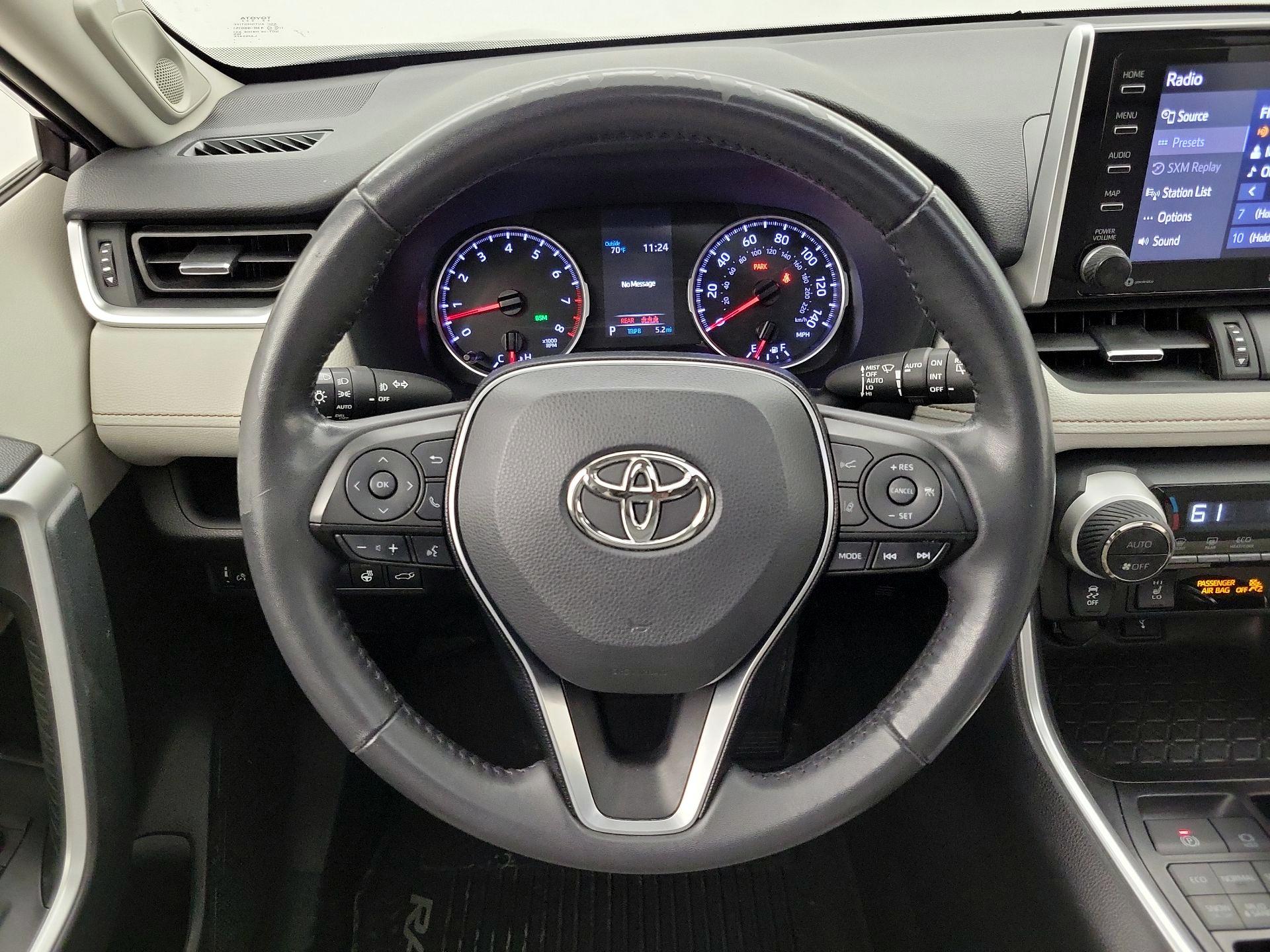Thumbnail: 2020 Toyota RAV4 - 10
