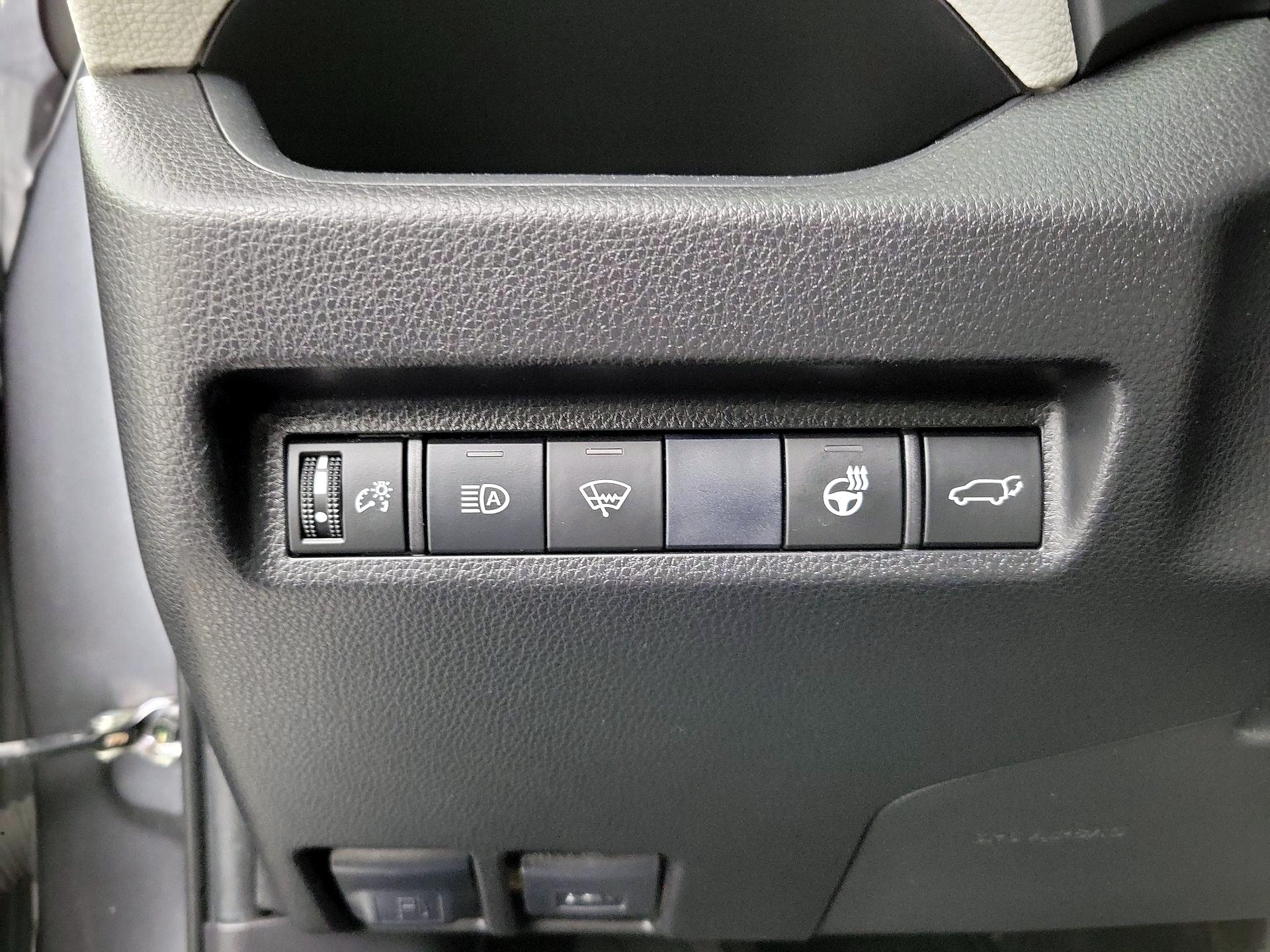 Thumbnail: 2020 Toyota RAV4 - 13