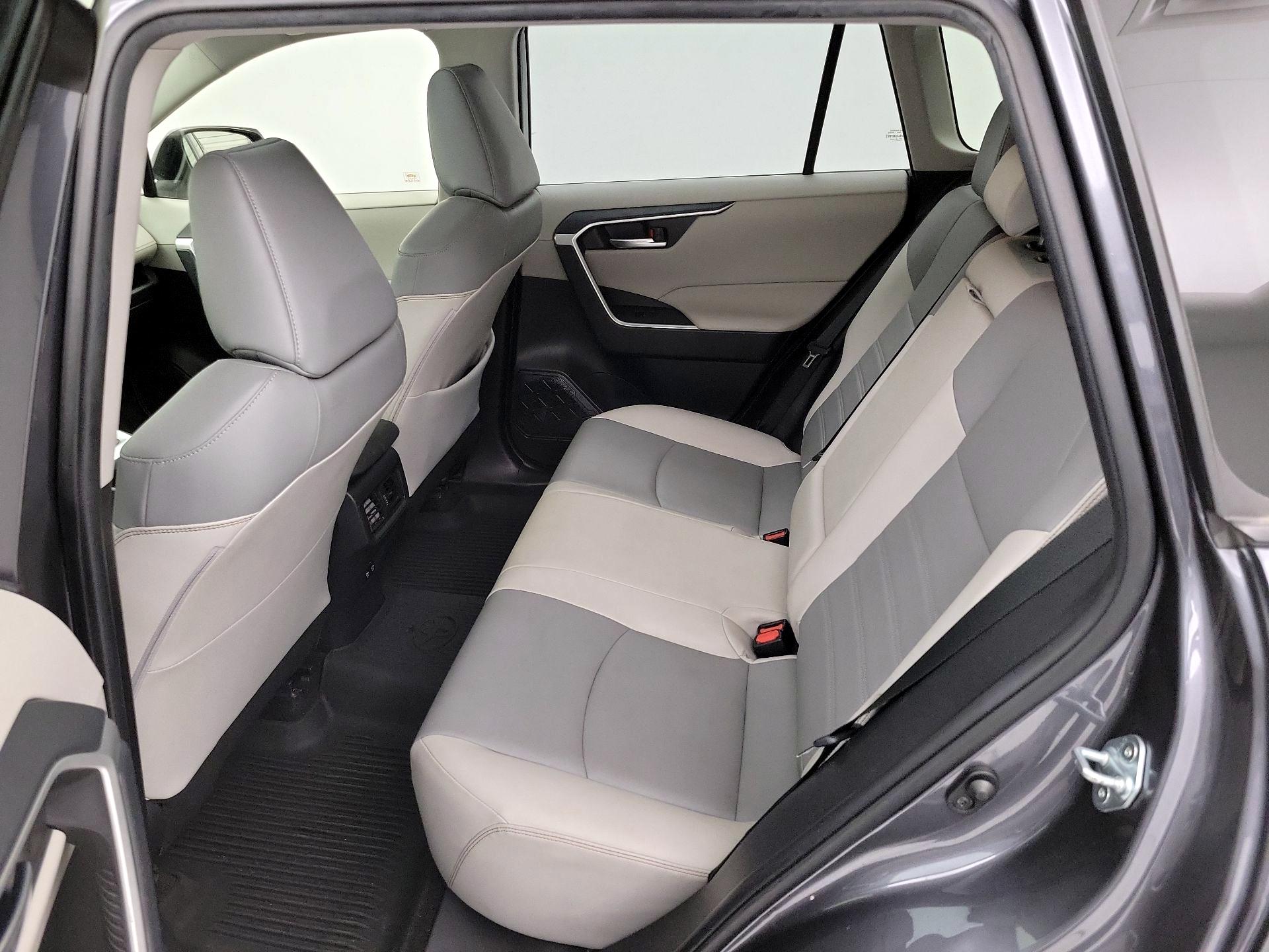 Thumbnail: 2020 Toyota RAV4 - 20