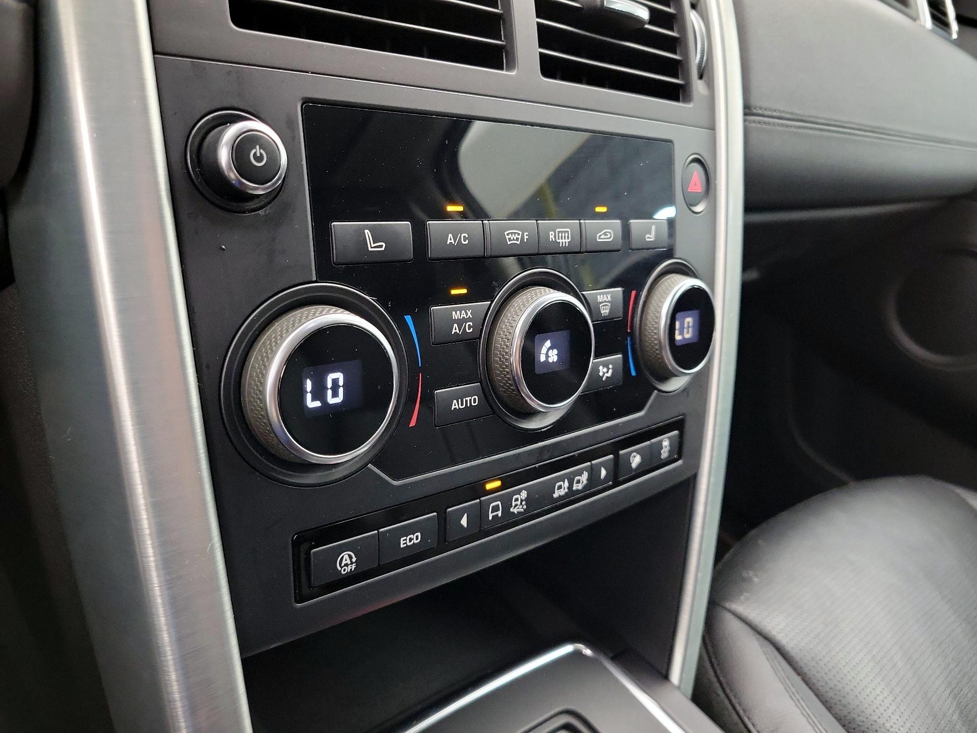 Thumbnail: 2019 Land Rover Discovery Sport - 16