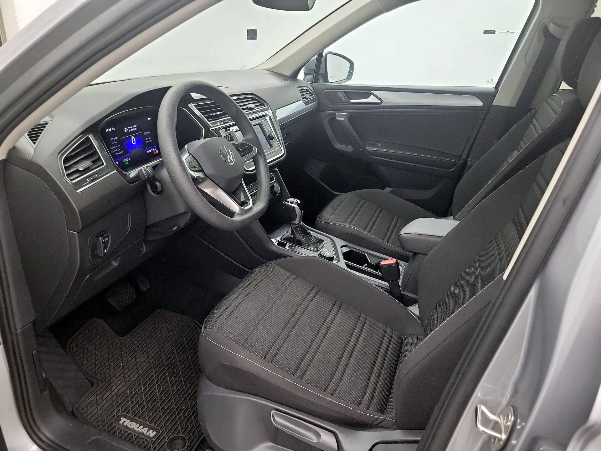 Thumbnail: 2023 Volkswagen Tiguan - 9