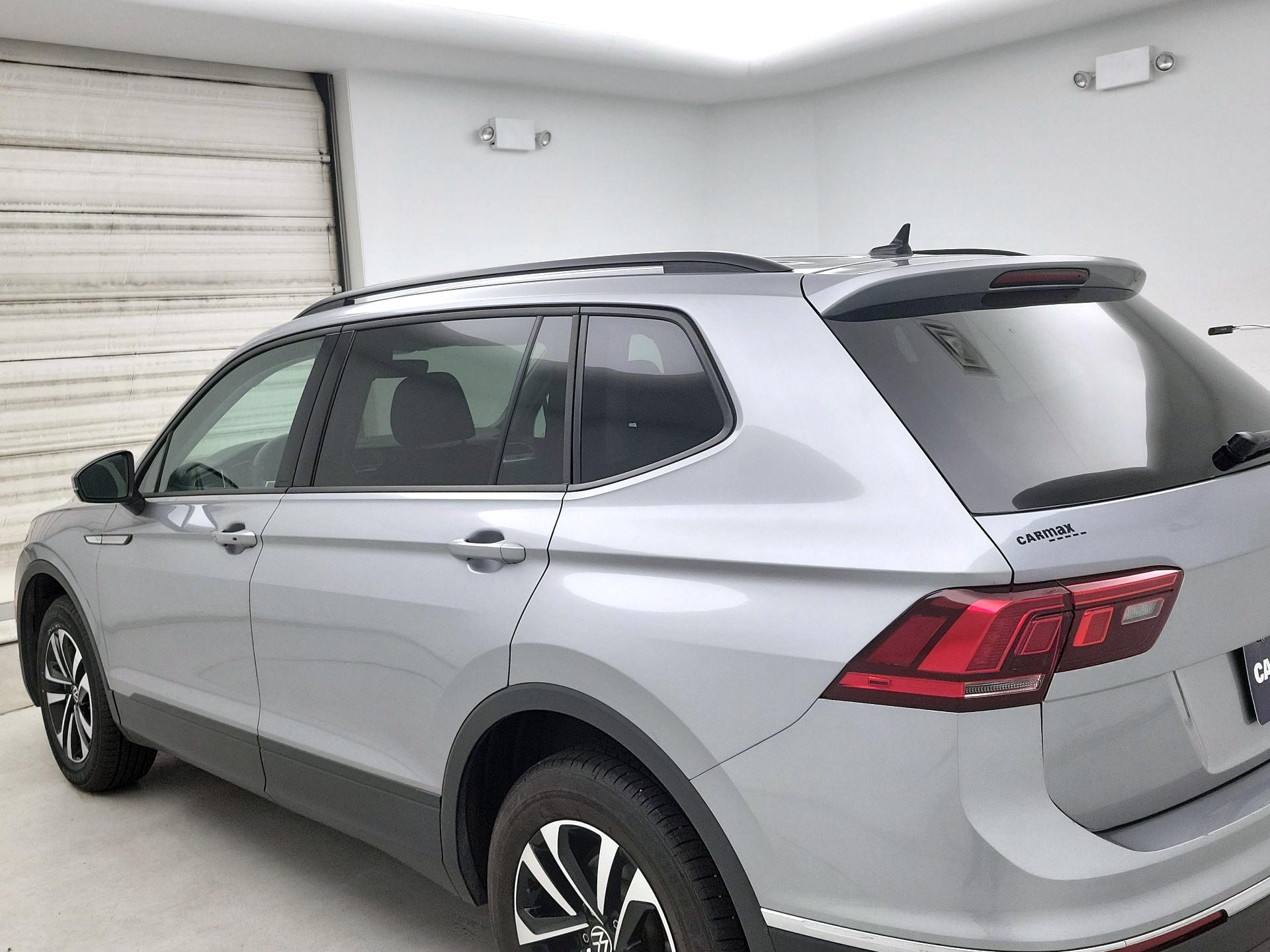 Thumbnail: 2023 Volkswagen Tiguan - 7