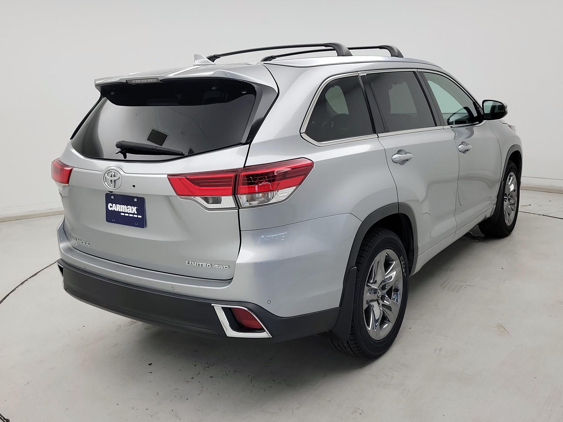 Thumbnail: 2019 Toyota Highlander - 5