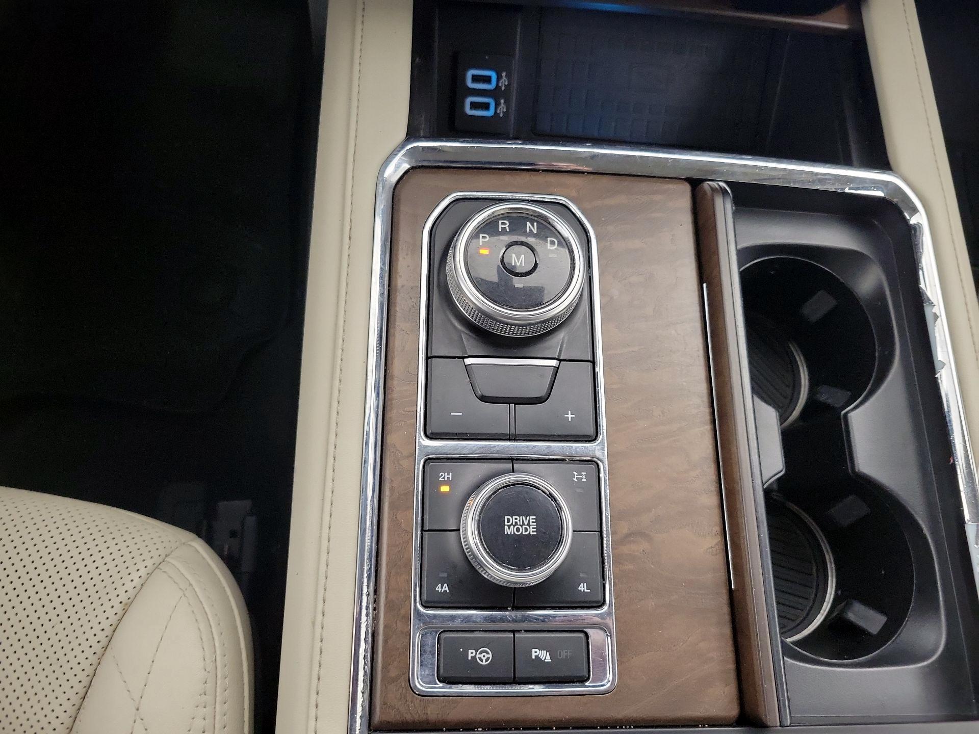 Thumbnail: 2018 Ford Expedition - 18