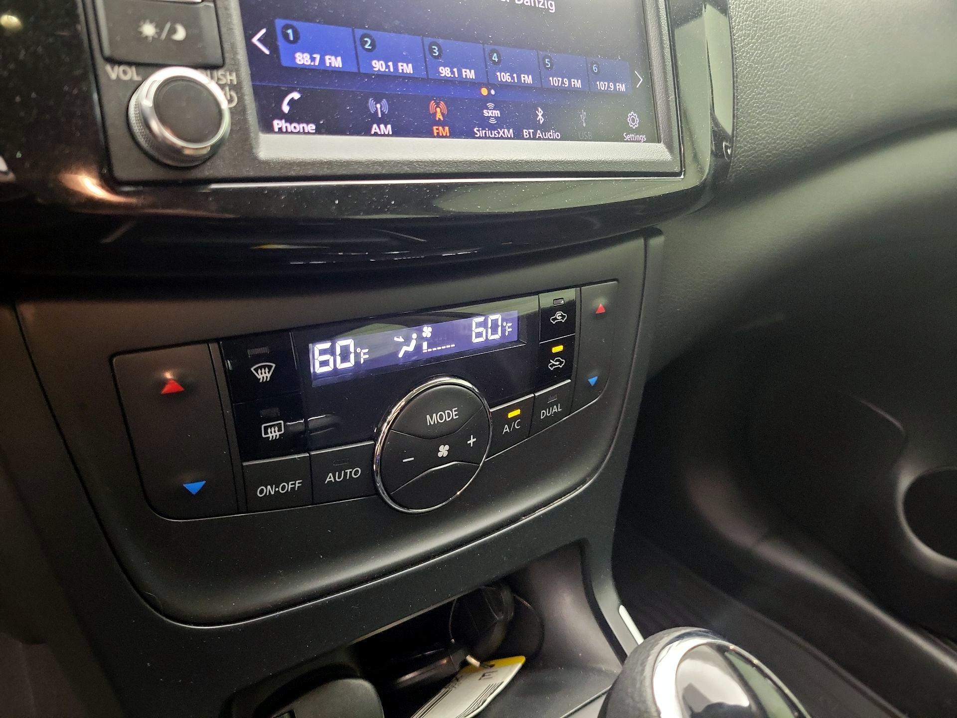 Thumbnail: 2019 Nissan Sentra - 16