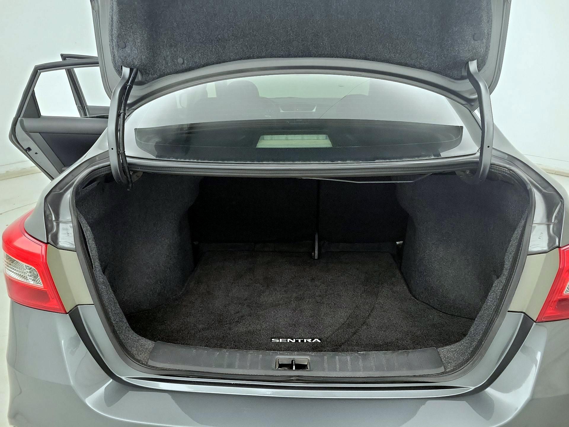 Thumbnail: 2019 Nissan Sentra - 20
