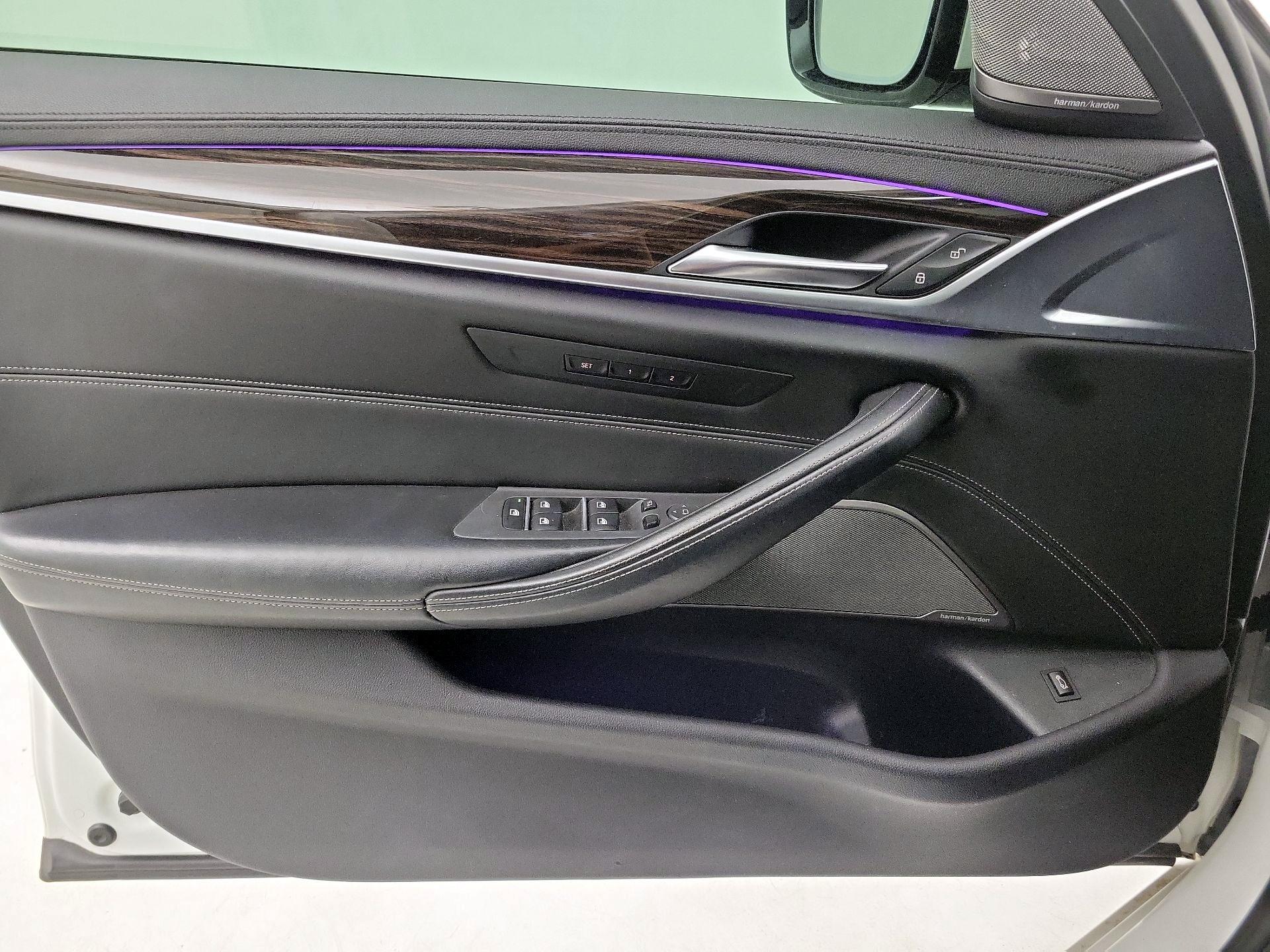 Thumbnail: 2017 BMW 5 Series - 10