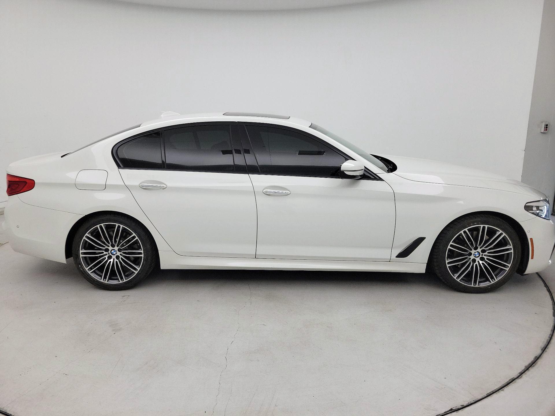 Thumbnail: 2017 BMW 5 Series - 4