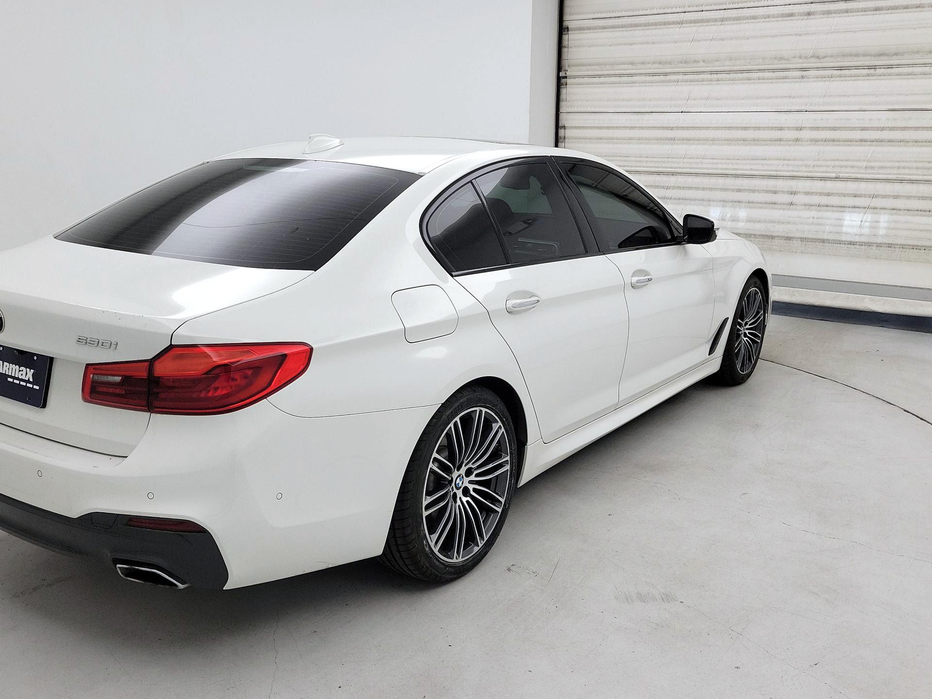 Thumbnail: 2017 BMW 5 Series - 5