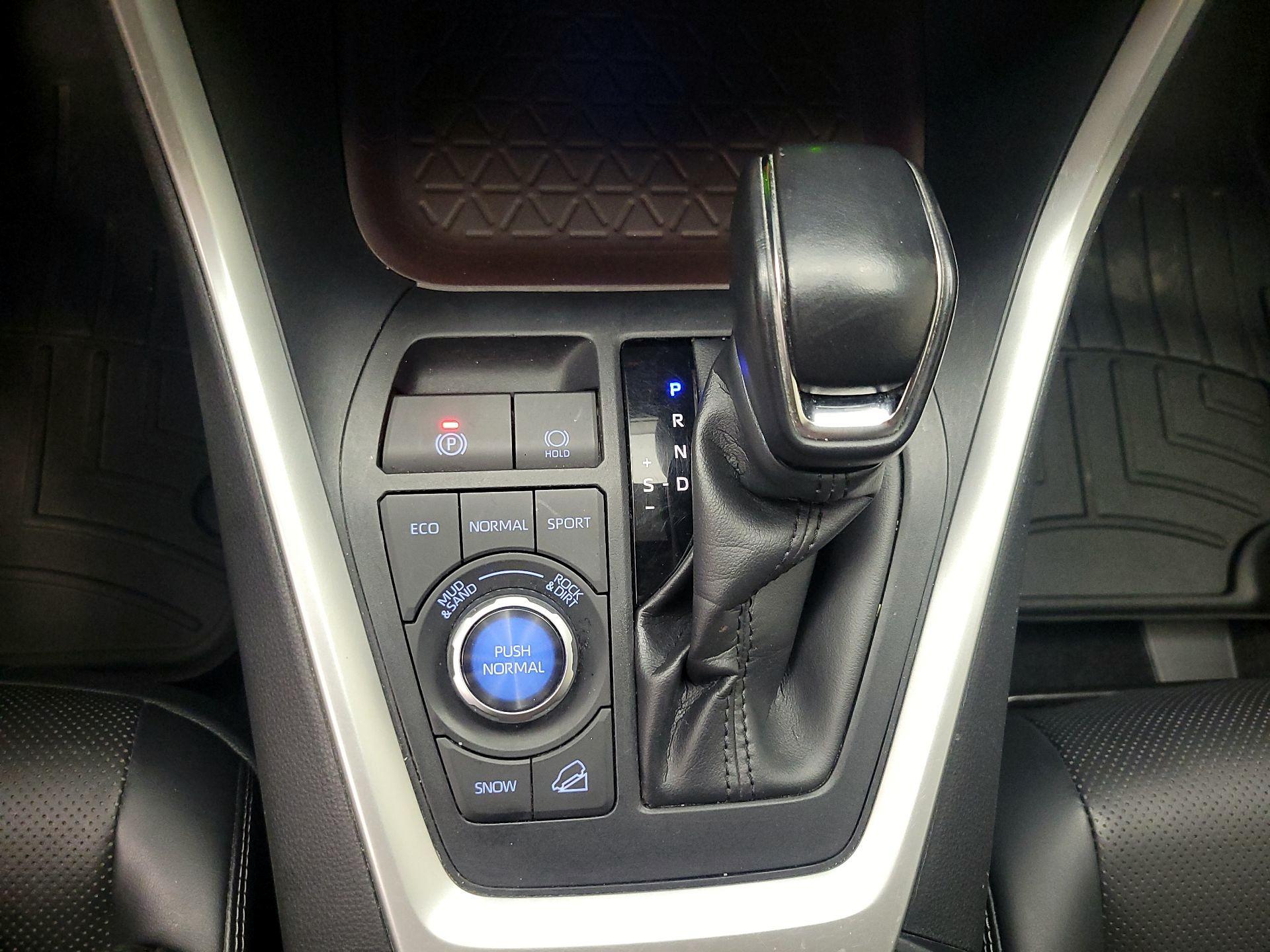 Thumbnail: 2019 Toyota RAV4 - 18