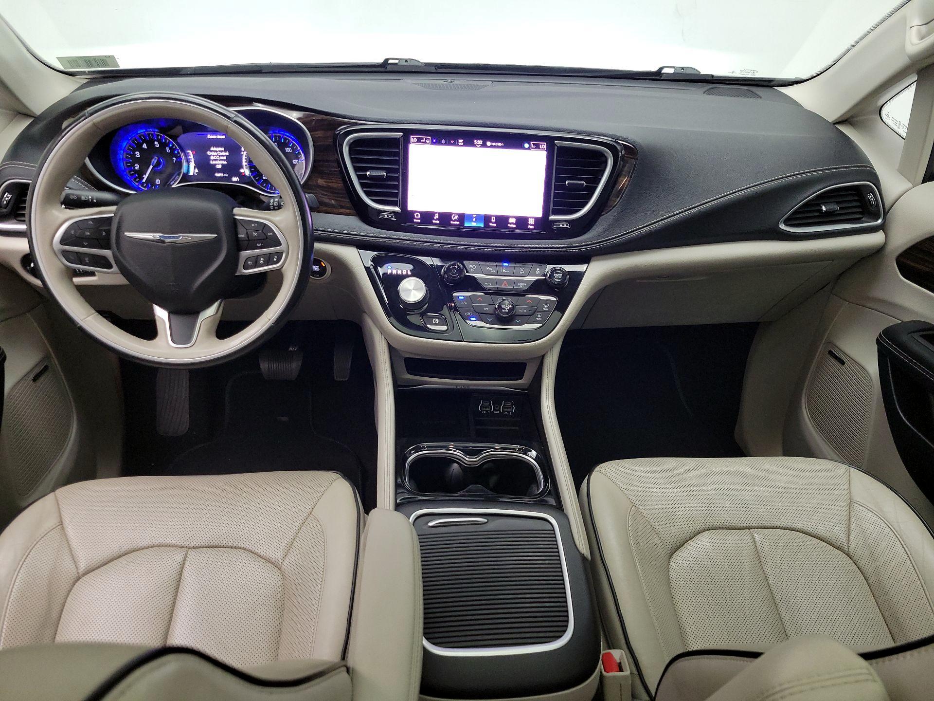 Thumbnail: 2021 Chrysler Pacifica - 9