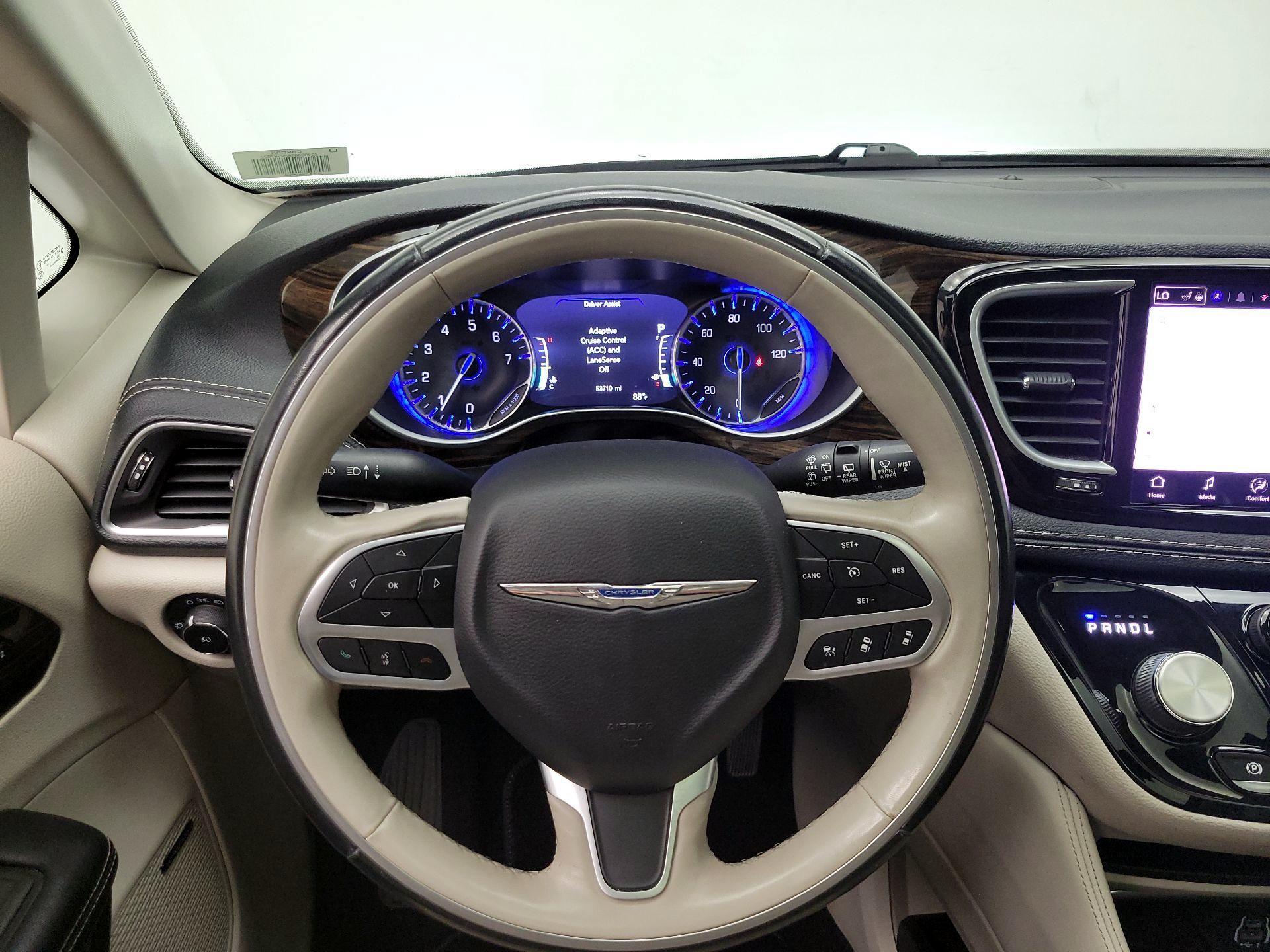 Thumbnail: 2021 Chrysler Pacifica - 10