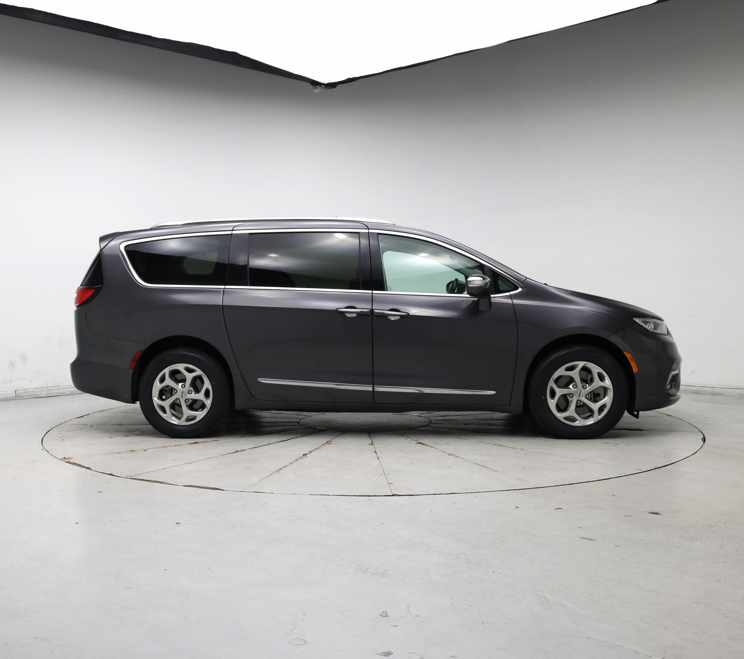 Thumbnail: 2021 Chrysler Pacifica - 7